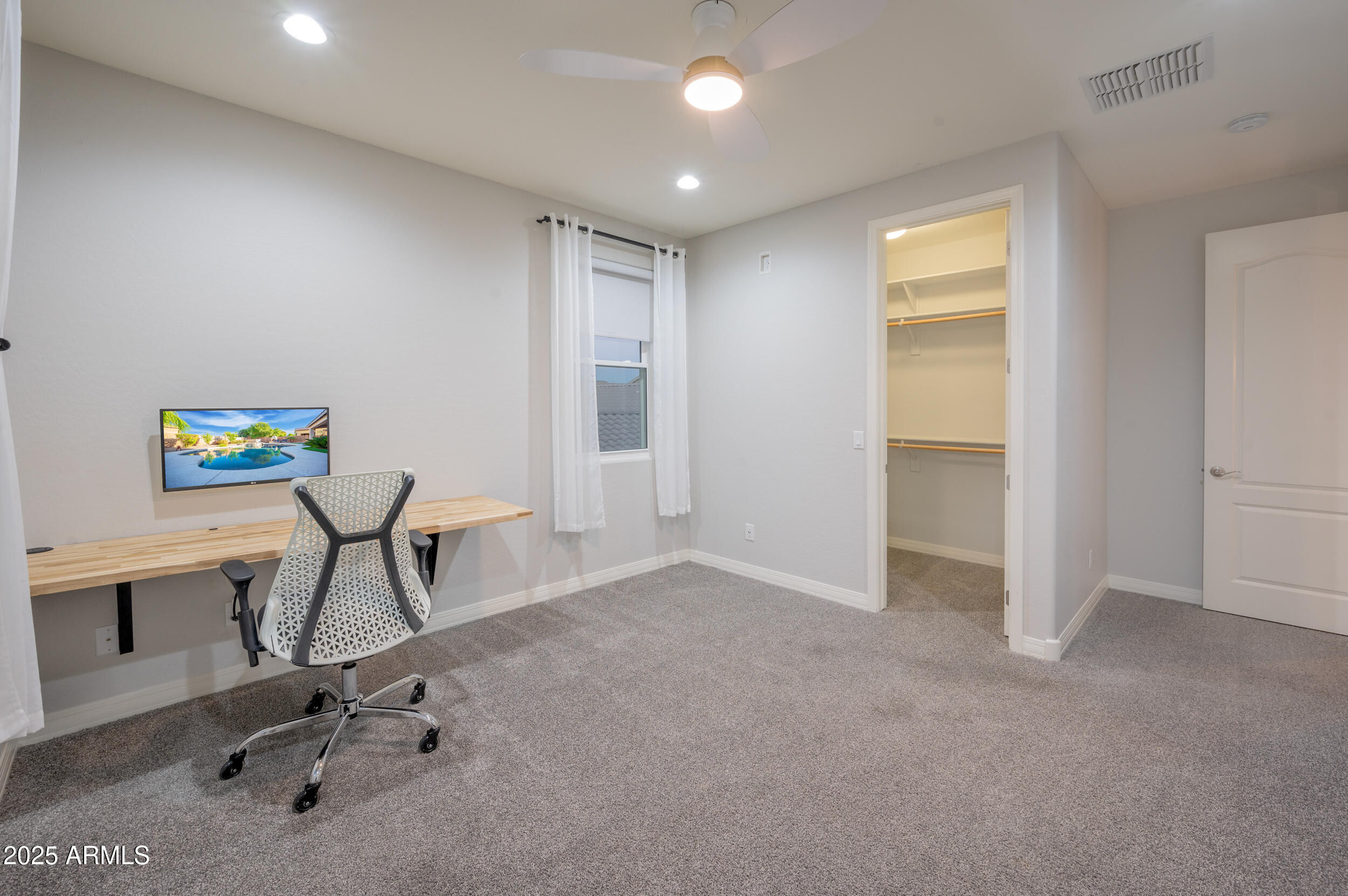 6311 S Roanoke Street