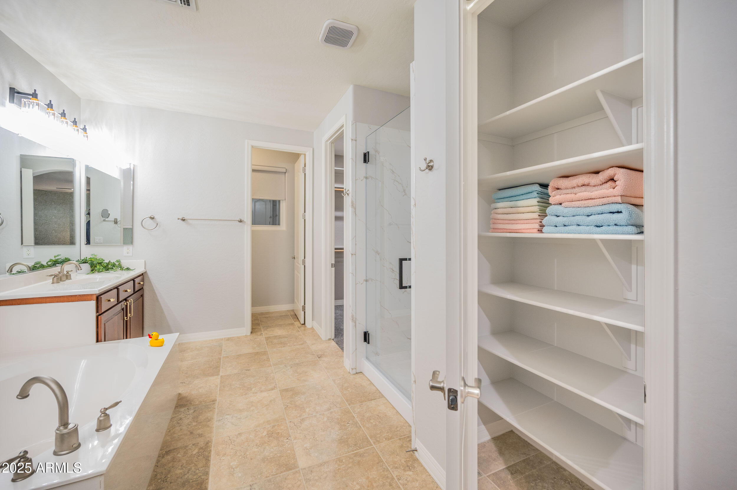 6311 S Roanoke Street