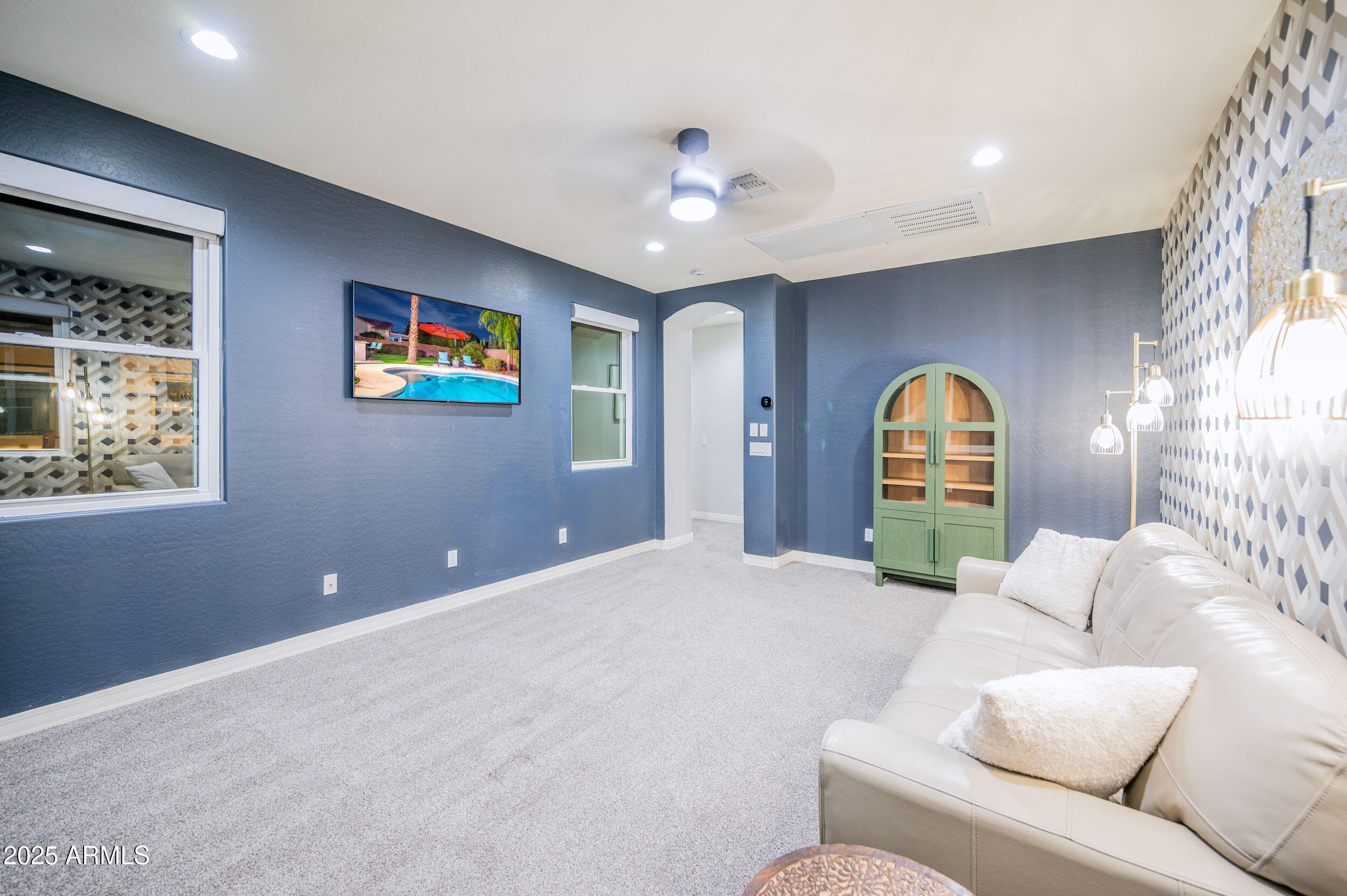 6311 S Roanoke Street