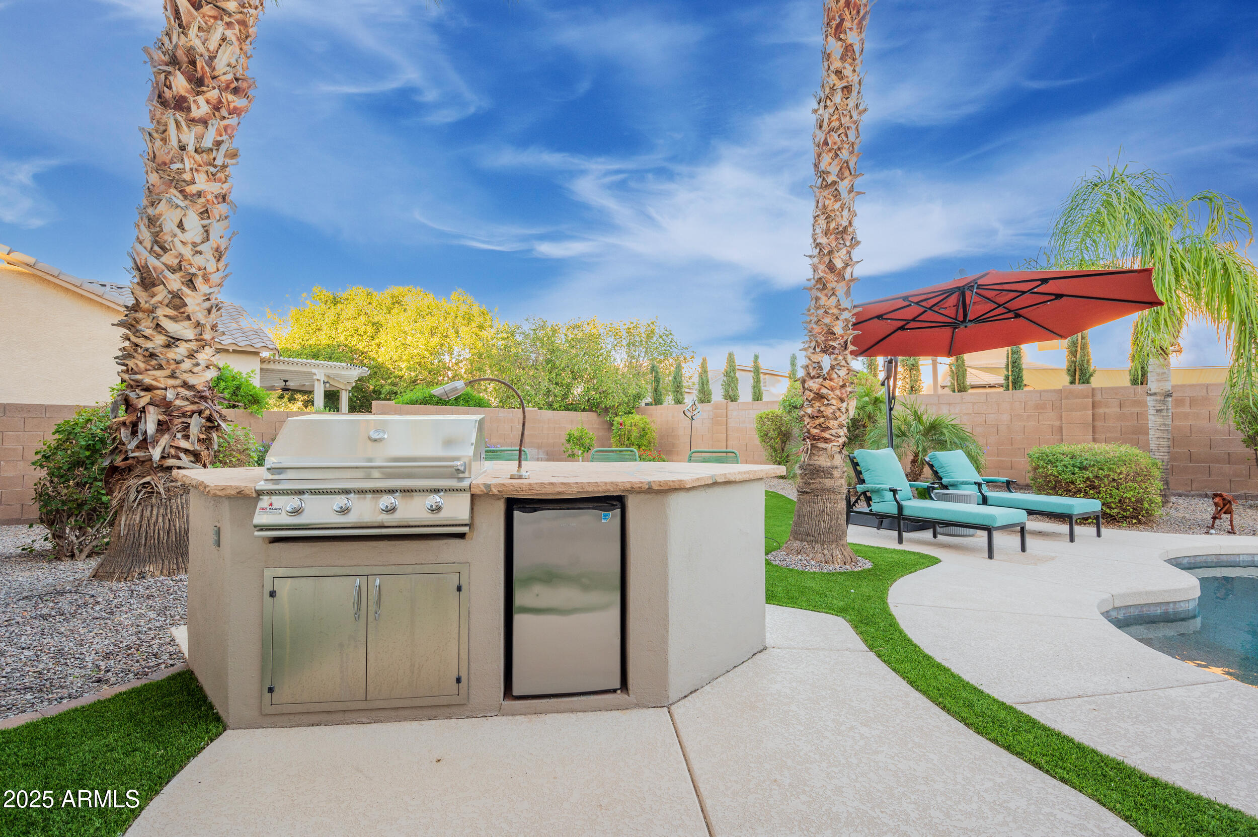 6311 S Roanoke Street