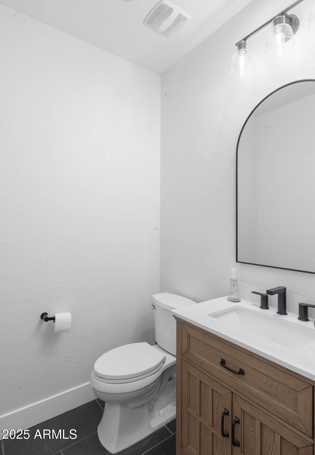 5216 E BARWICK Drive