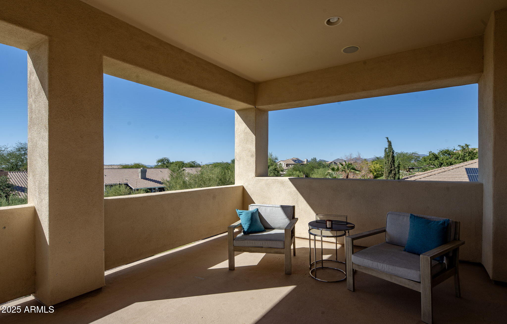 5216 E BARWICK Drive