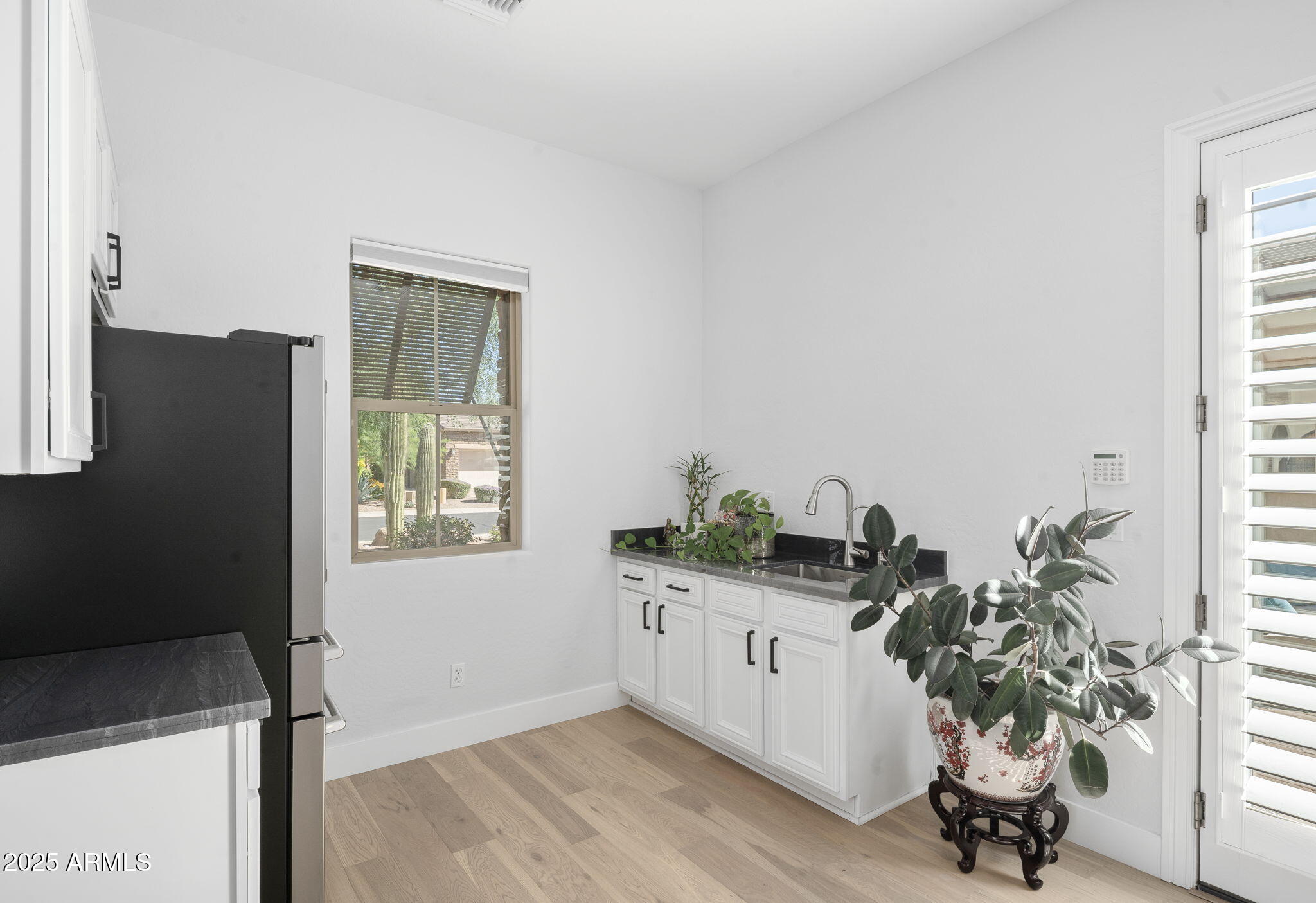 5216 E BARWICK Drive