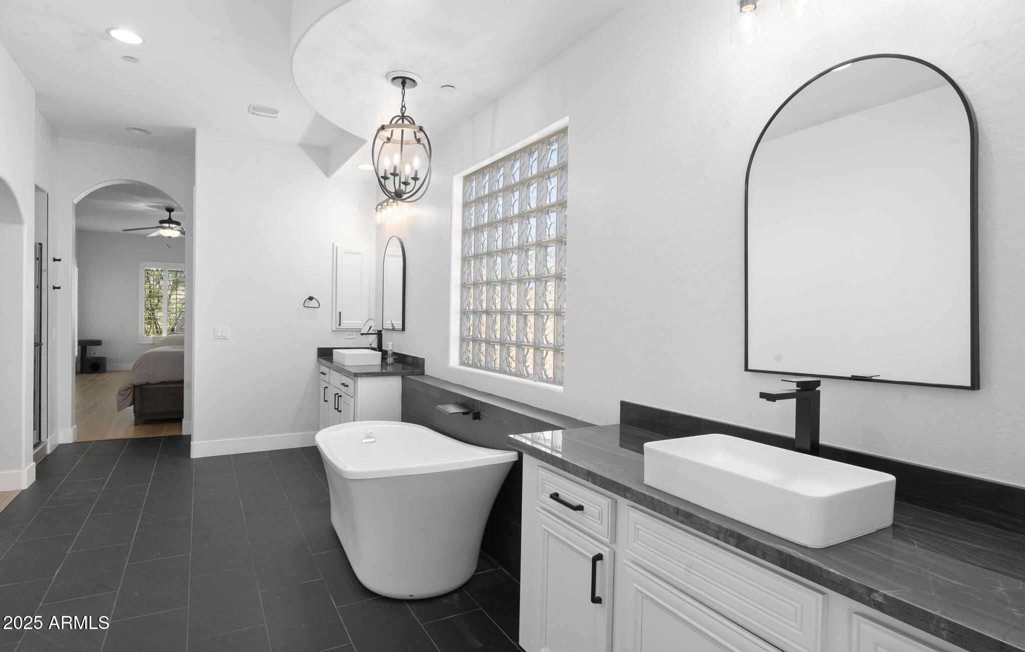 5216 E BARWICK Drive