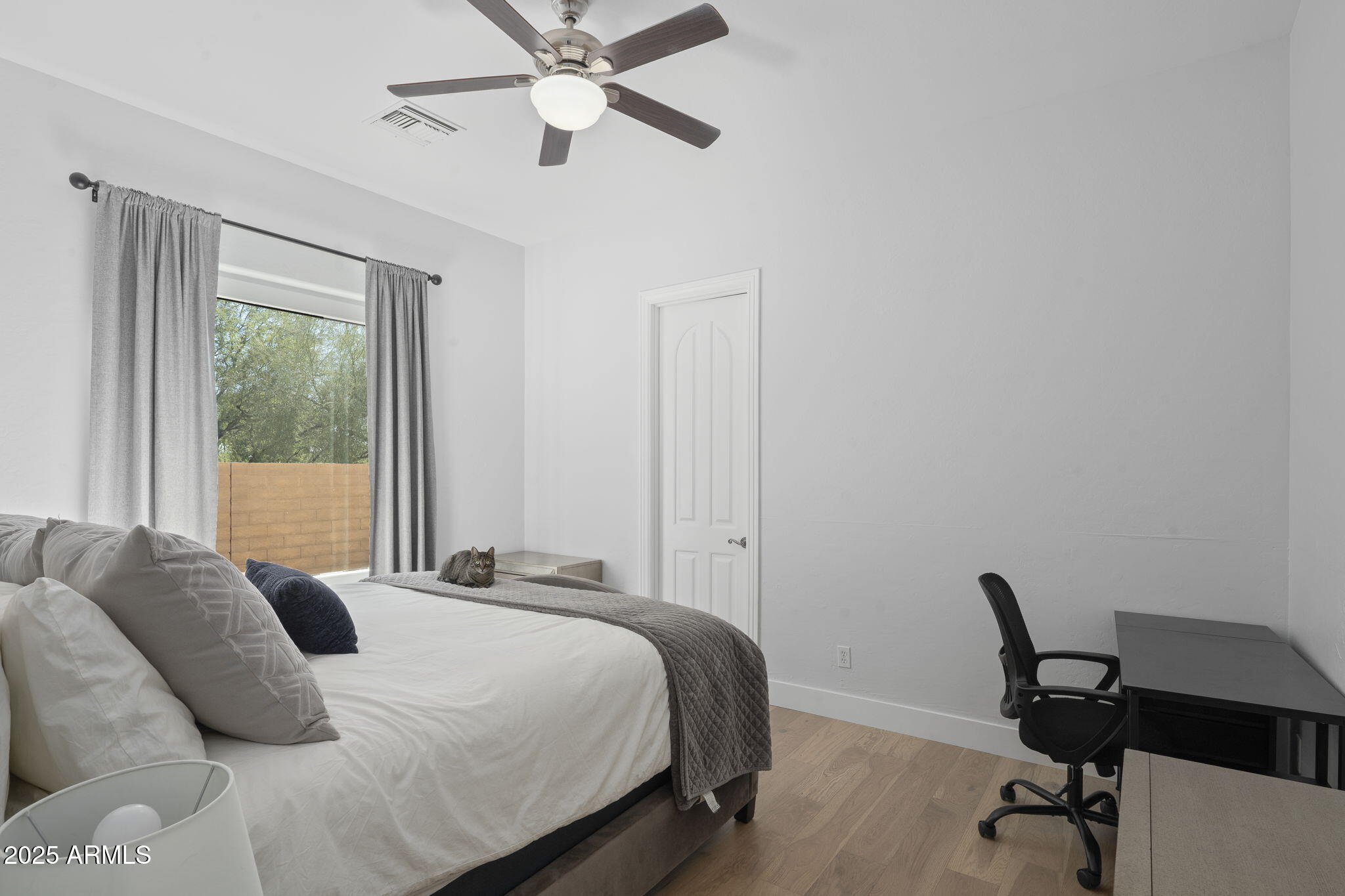 5216 E BARWICK Drive