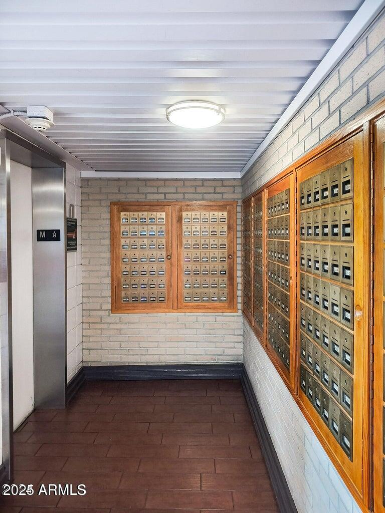 4750 N CENTRAL Avenue L8