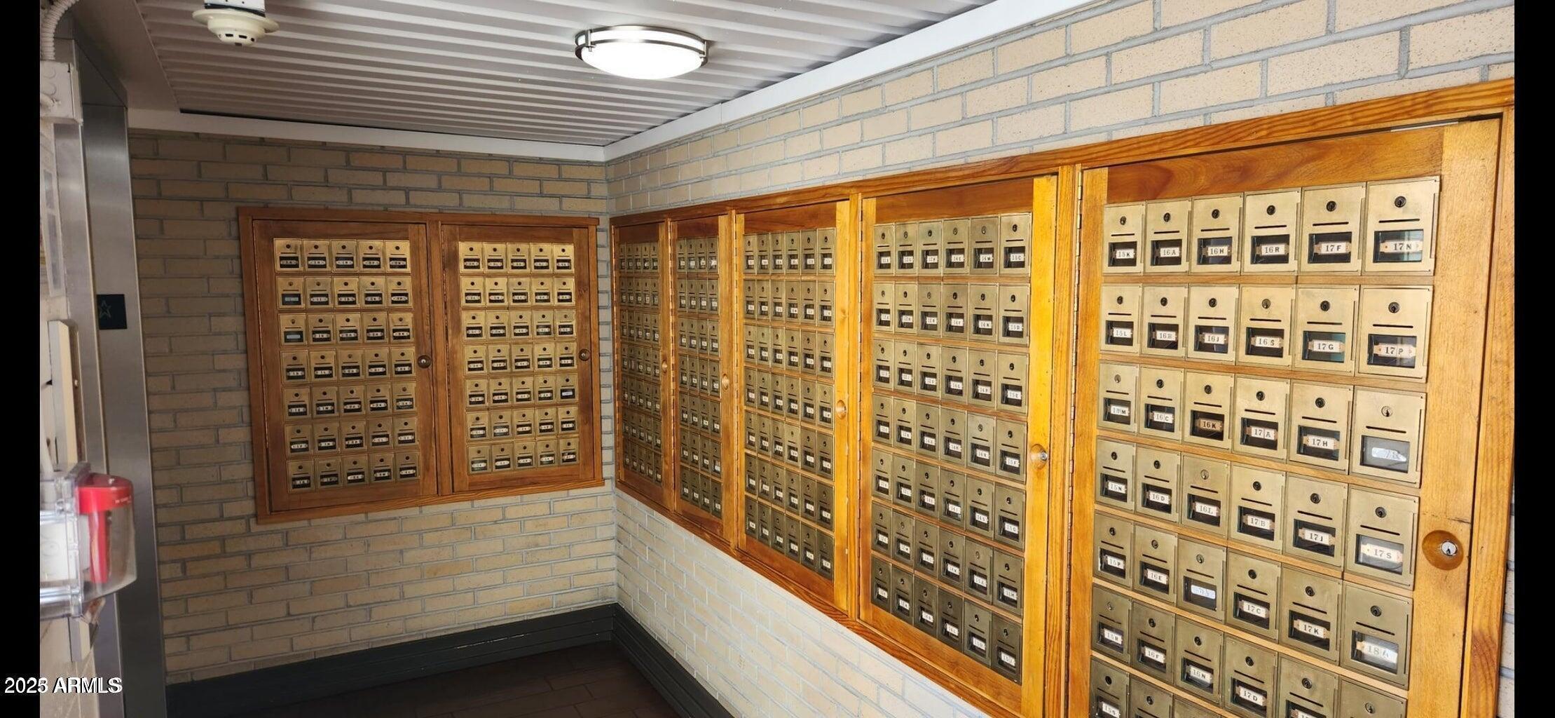 4750 N CENTRAL Avenue L8