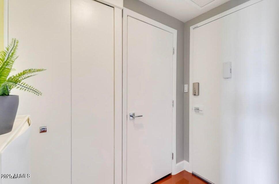 4750 N CENTRAL Avenue L8