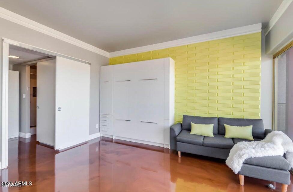 4750 N CENTRAL Avenue L8