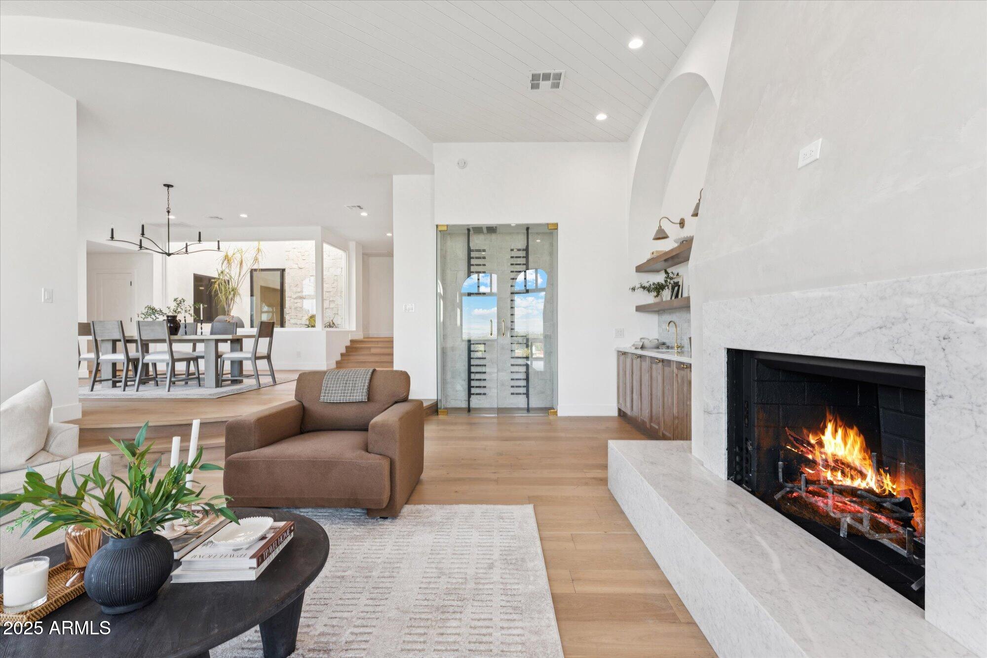 3800 E LINCOLN Drive, 54