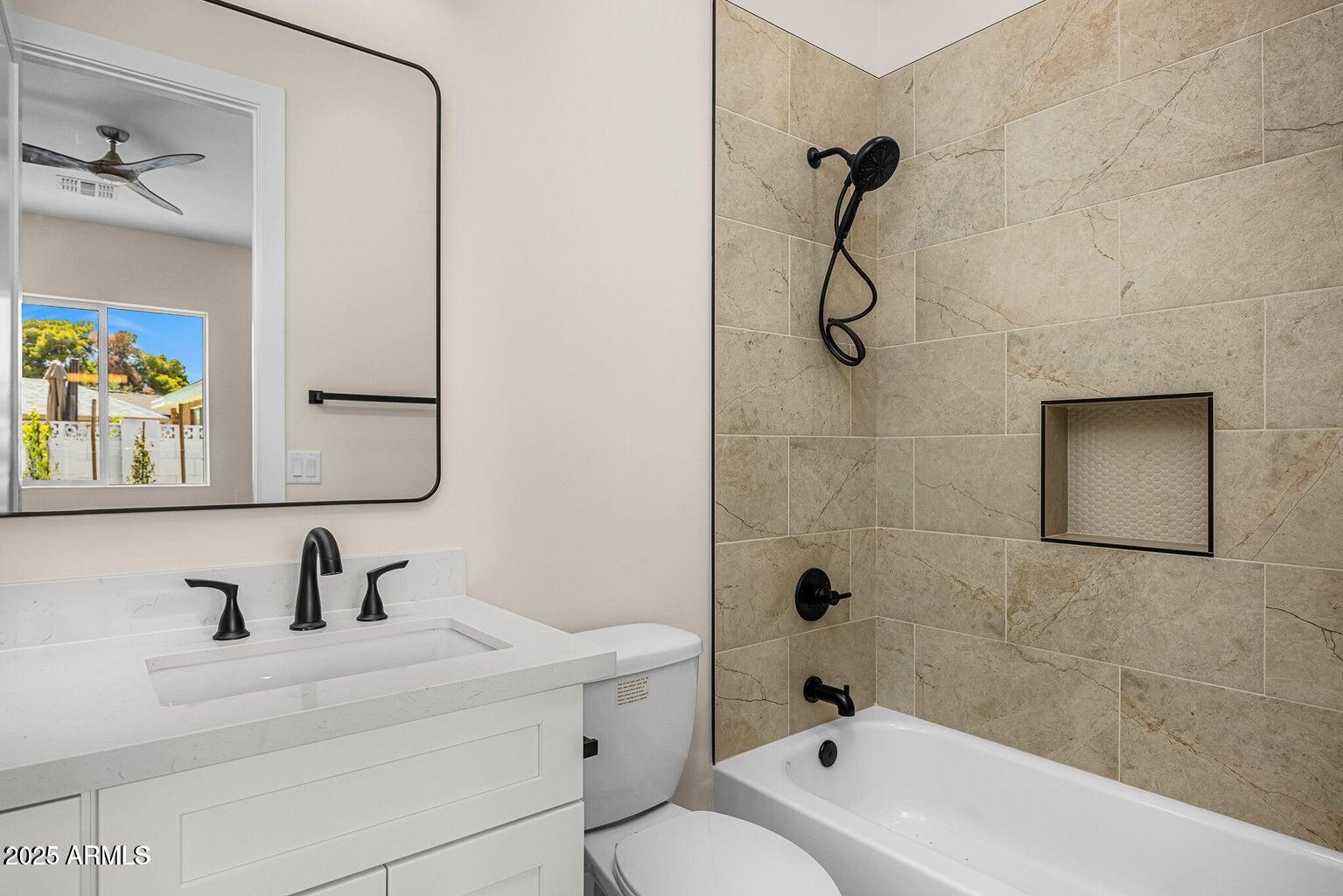 3808 E PICCADILLY Road