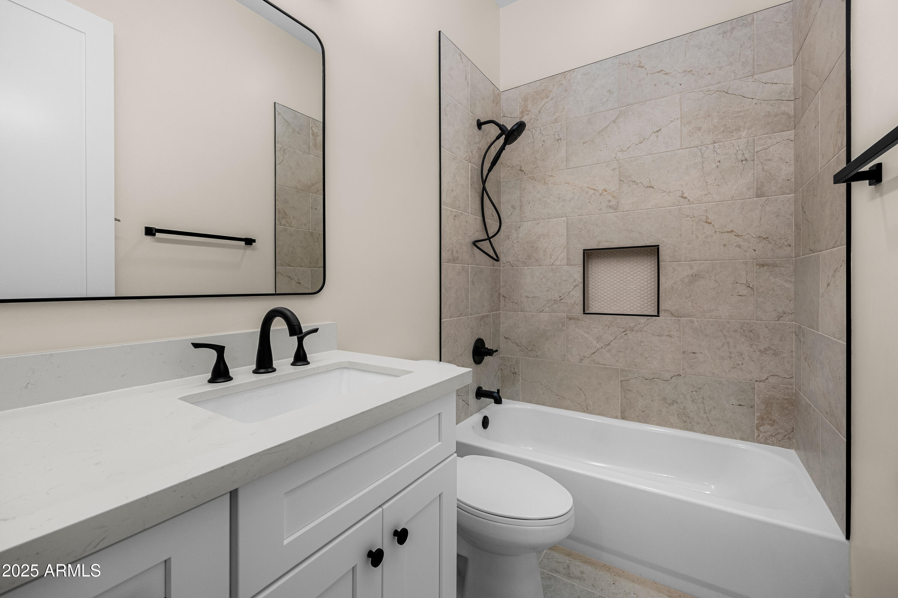 3808 E PICCADILLY Road