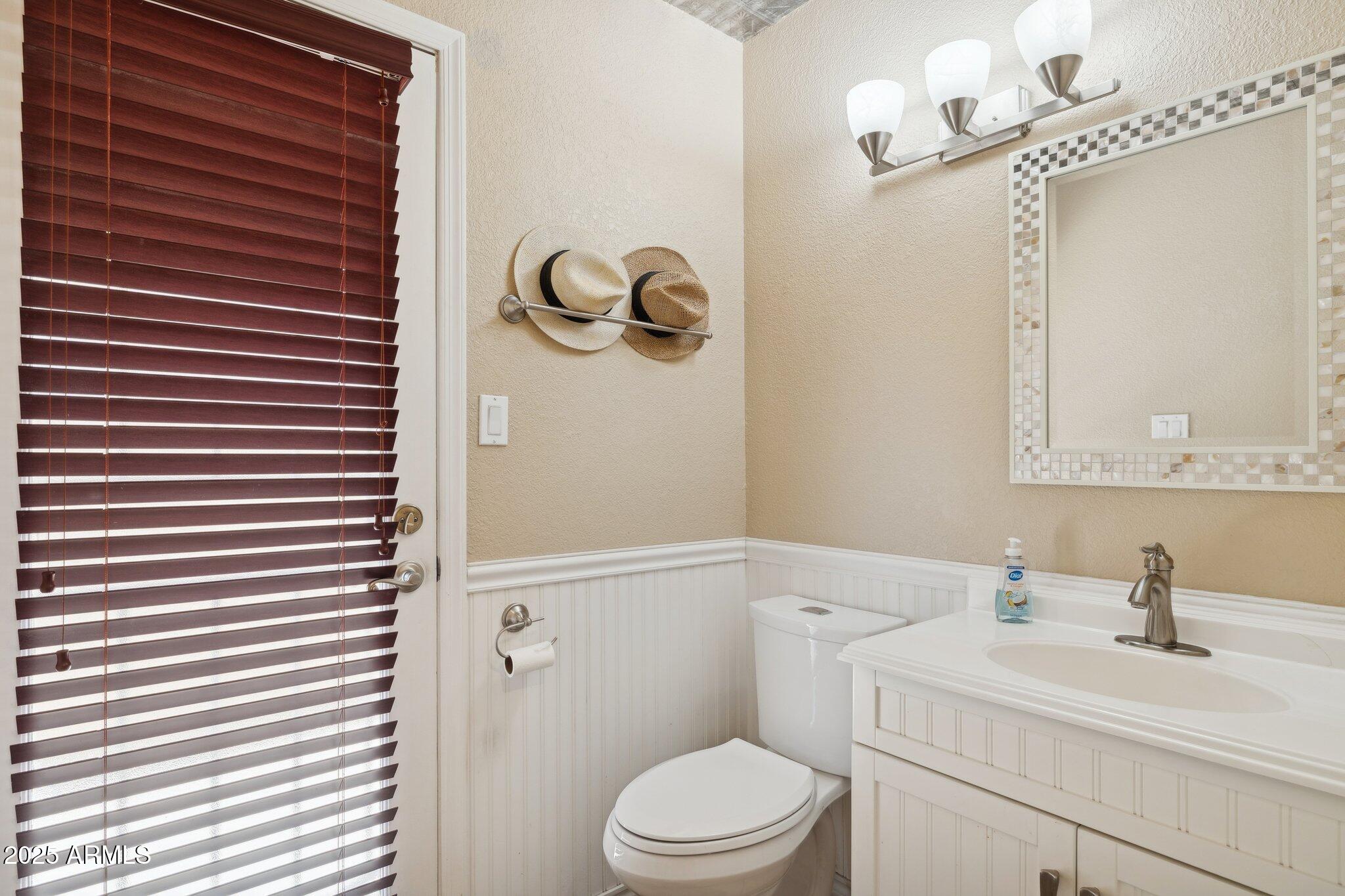 1467 E BOSTON Street