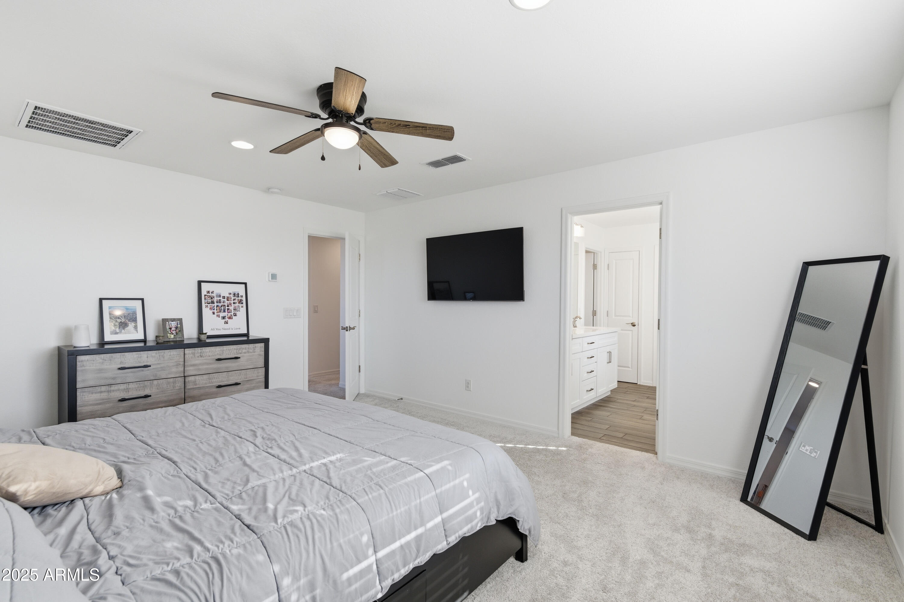 10941 E TEXAS Avenue