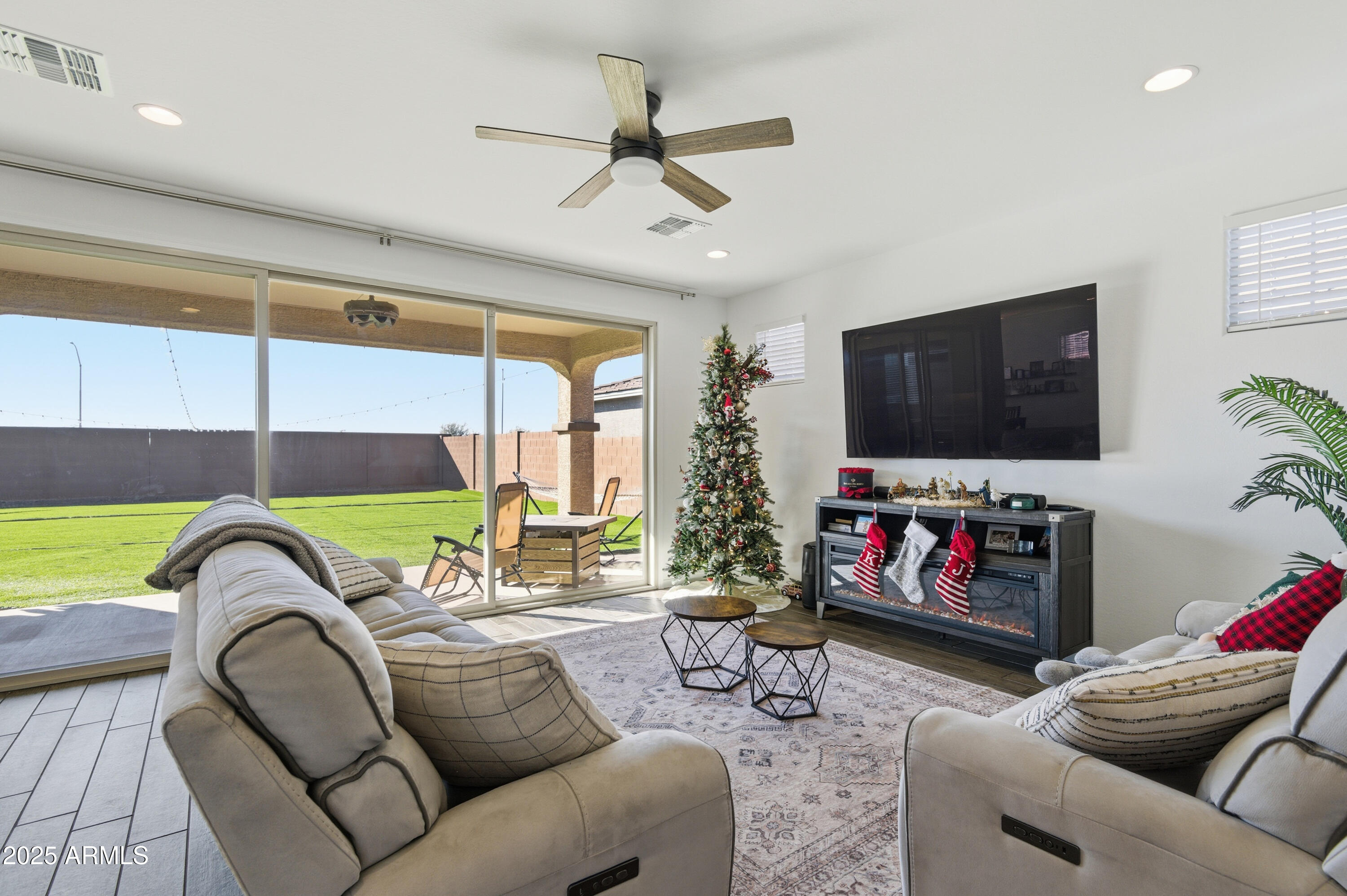 10941 E TEXAS Avenue