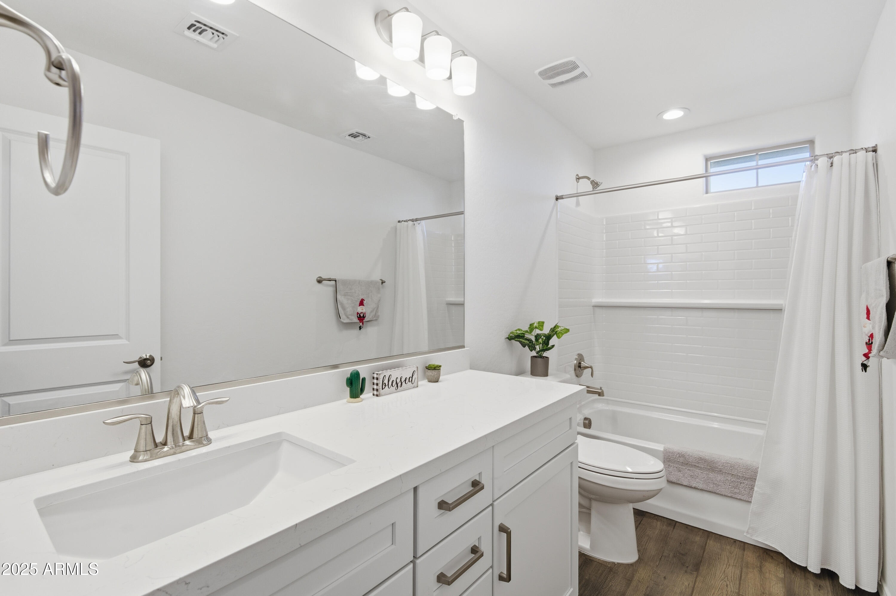 10941 E TEXAS Avenue