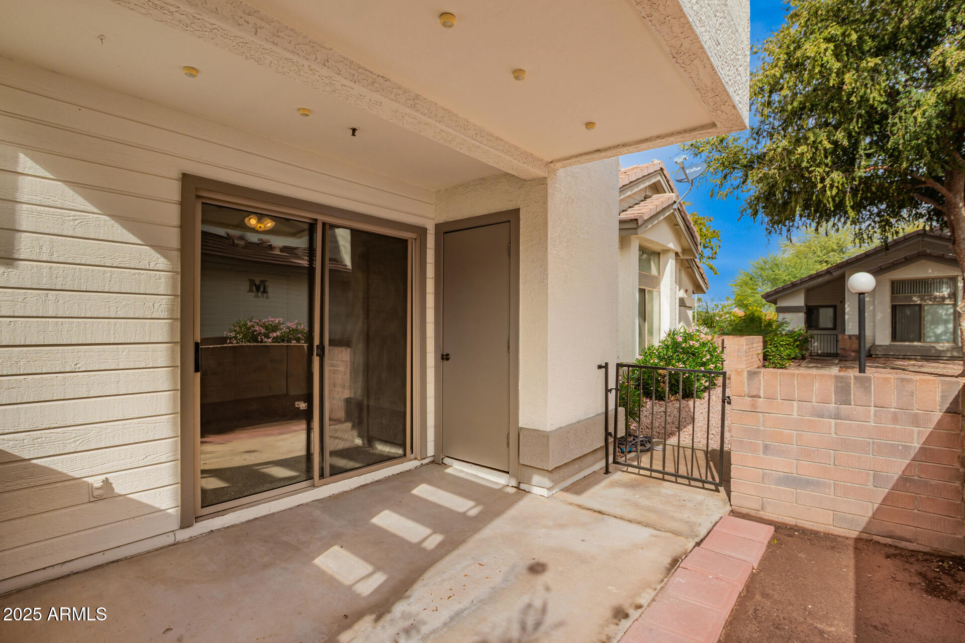 2201 N COMANCHE Drive, 1104