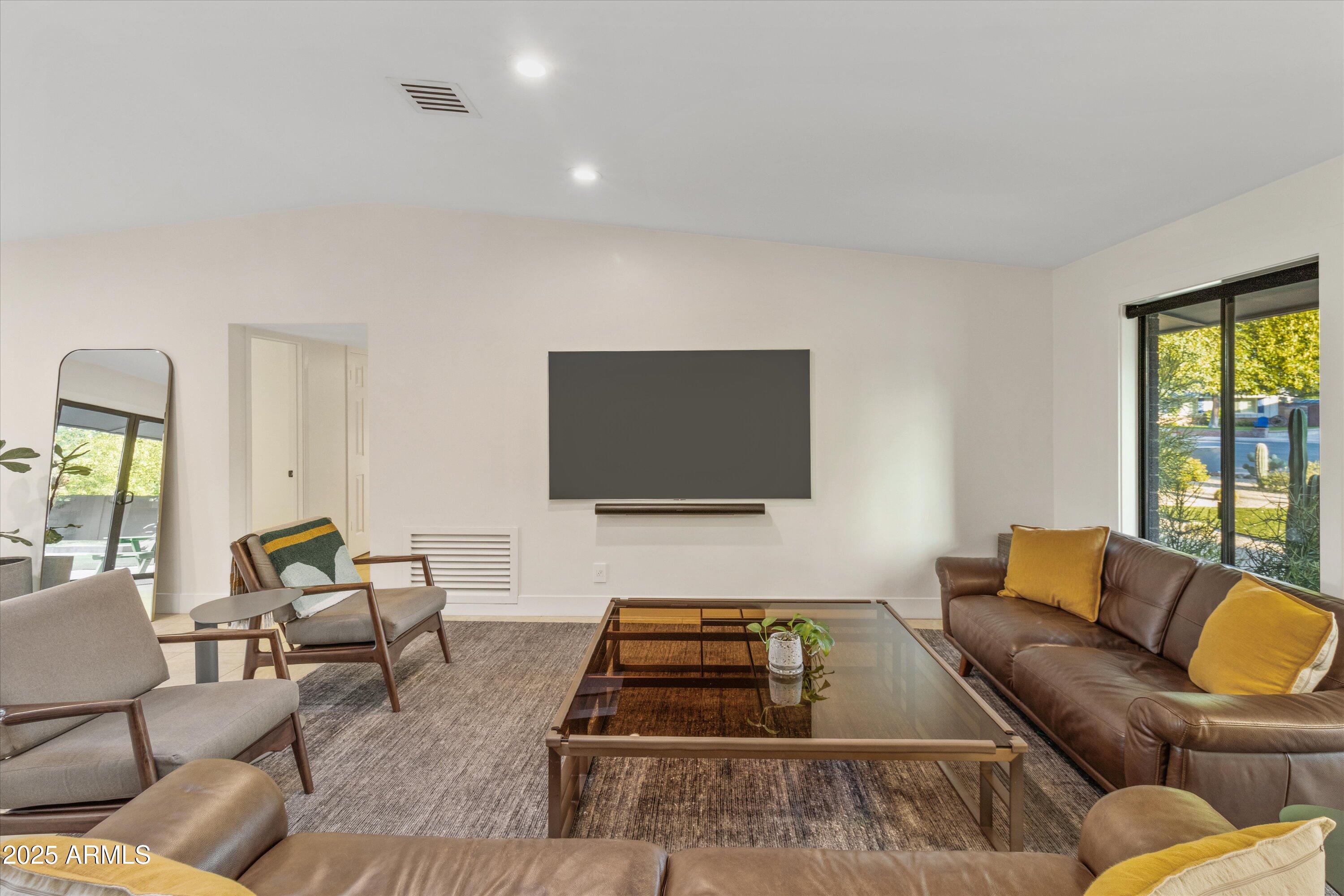 328 E WAGON WHEEL Drive