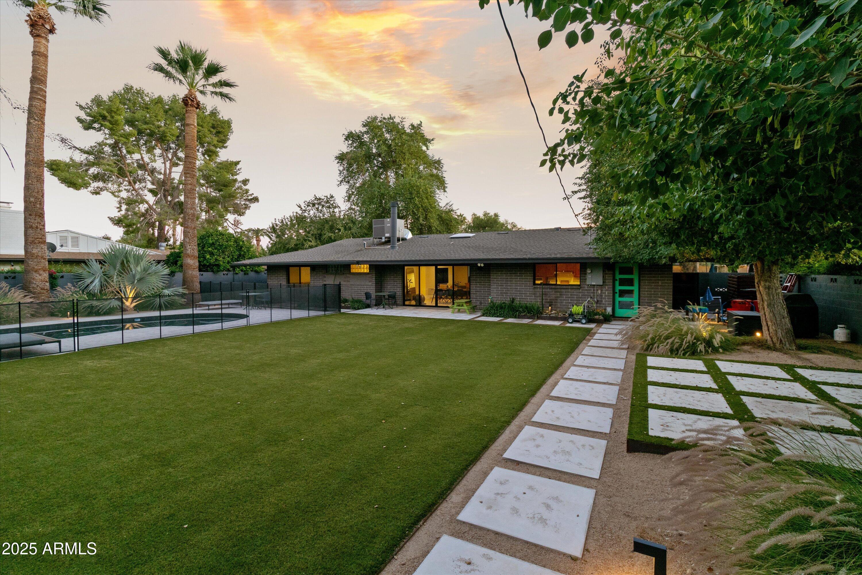 328 E WAGON WHEEL Drive