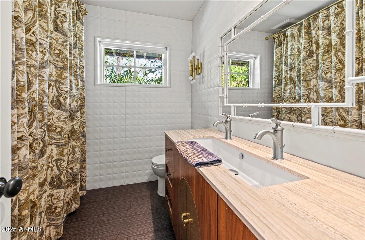 4721 E CALLE REDONDA