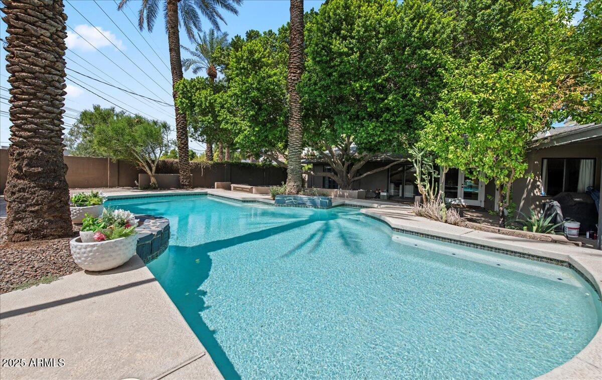 4721 E CALLE REDONDA