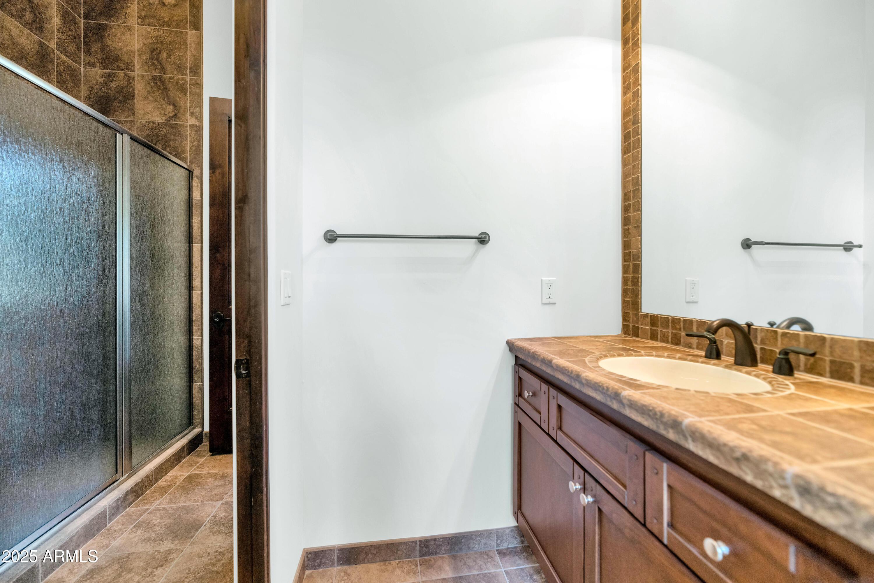 7233 E ROYAL PALM Road