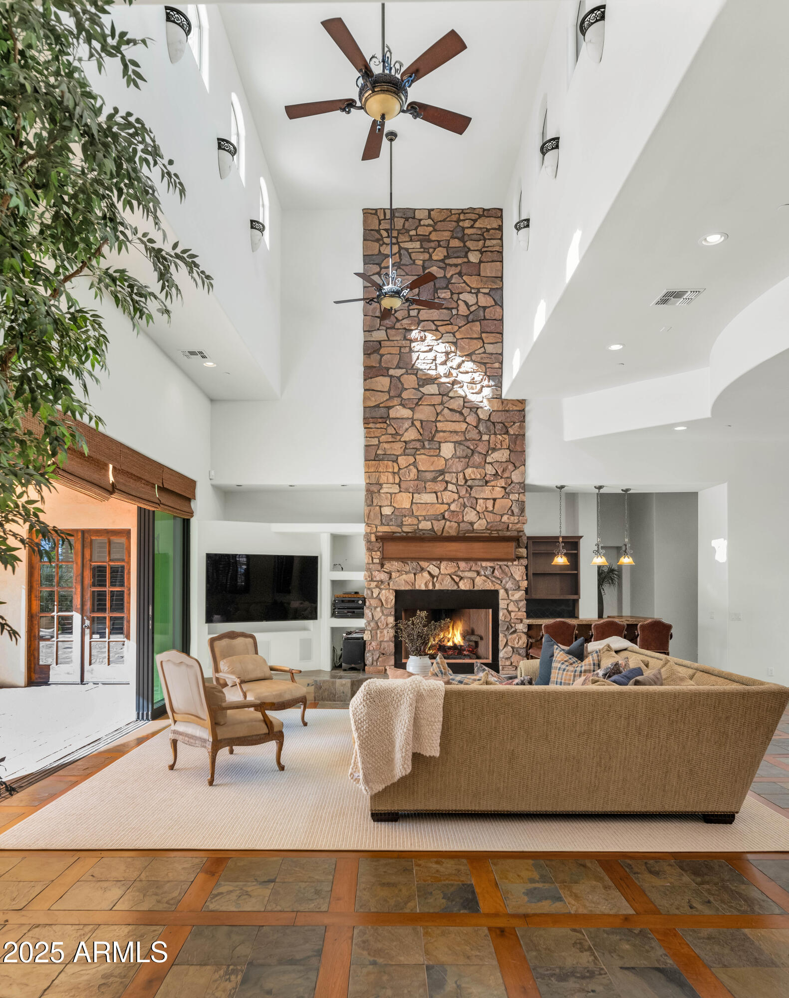 7233 E ROYAL PALM Road