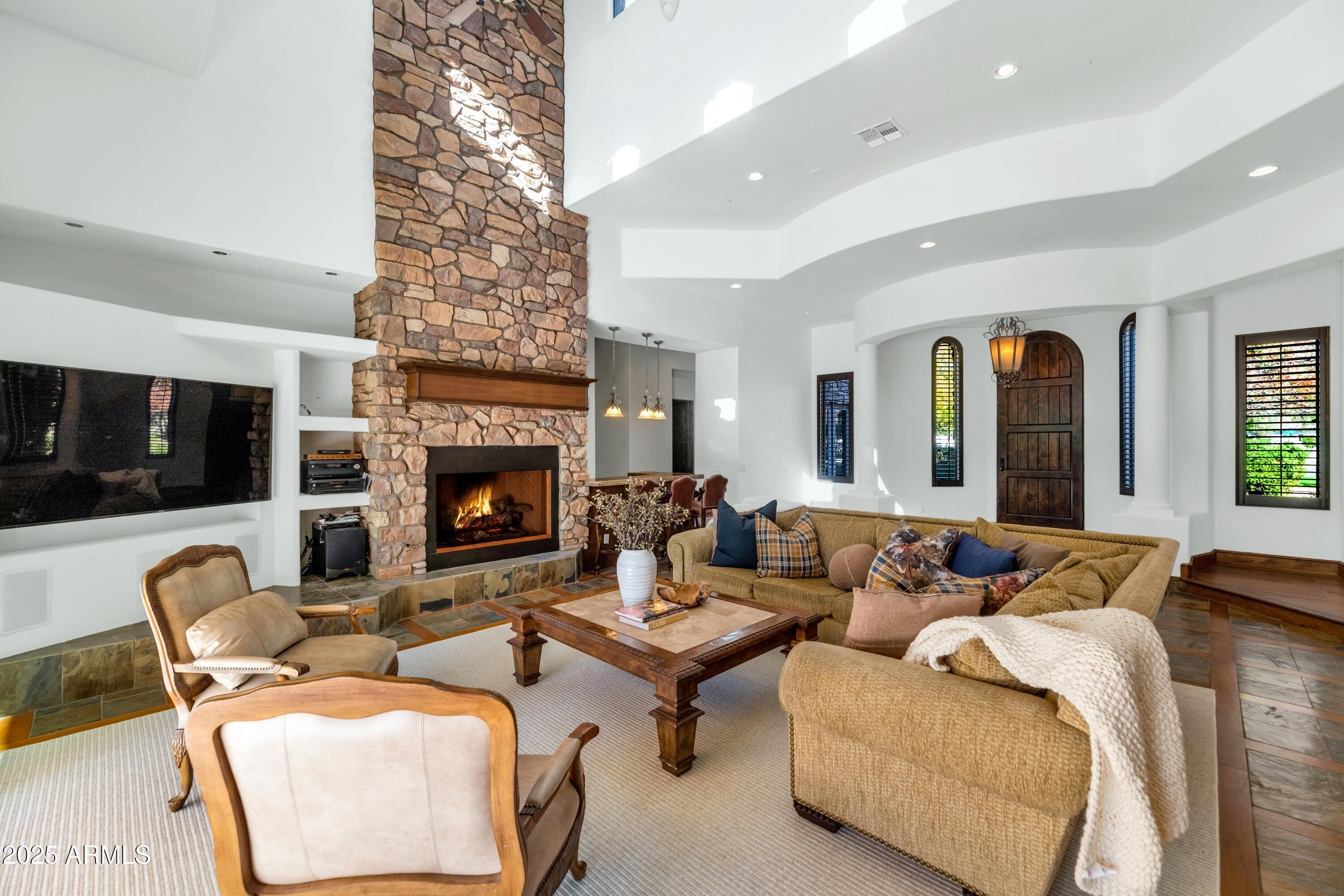 7233 E ROYAL PALM Road