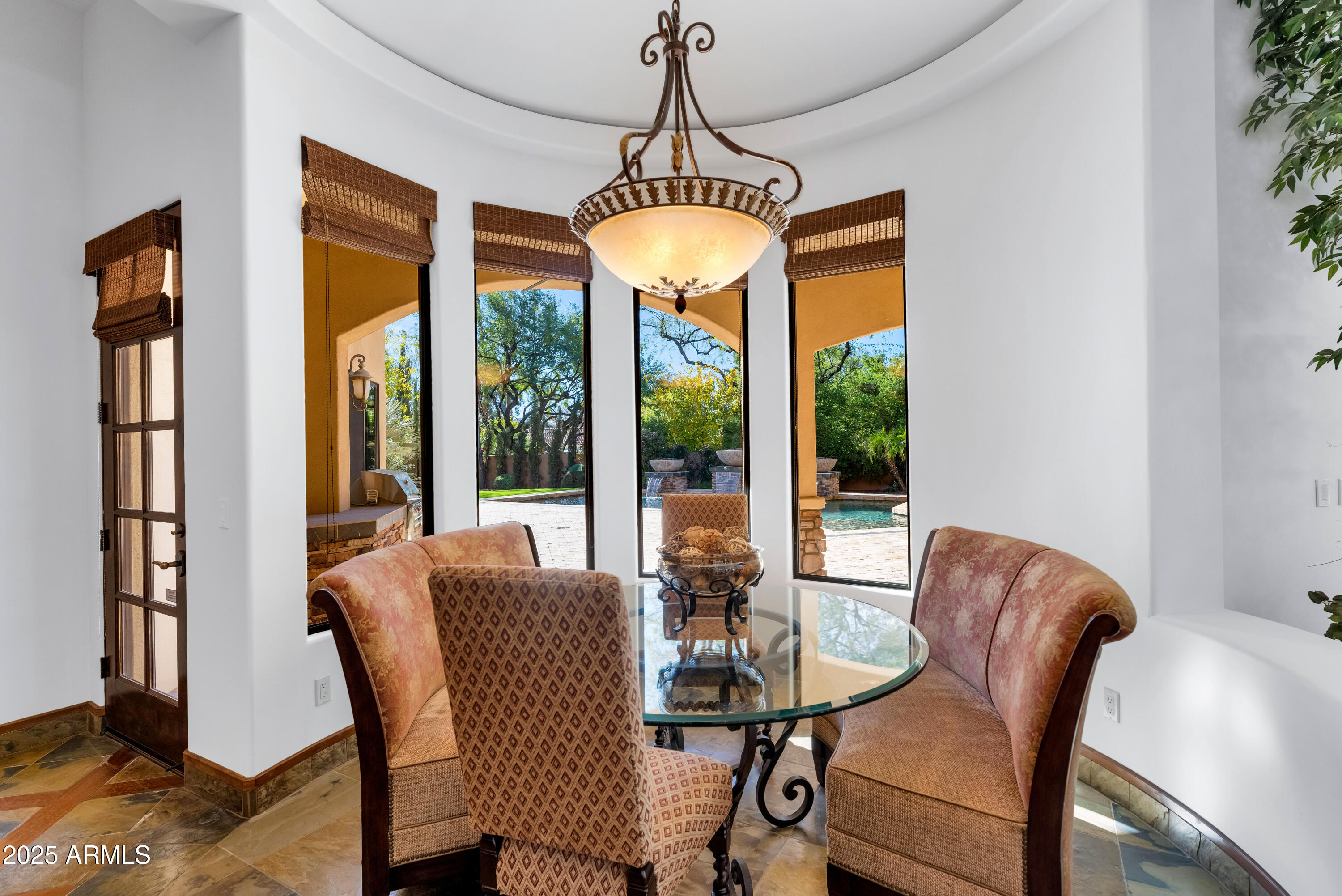 7233 E ROYAL PALM Road