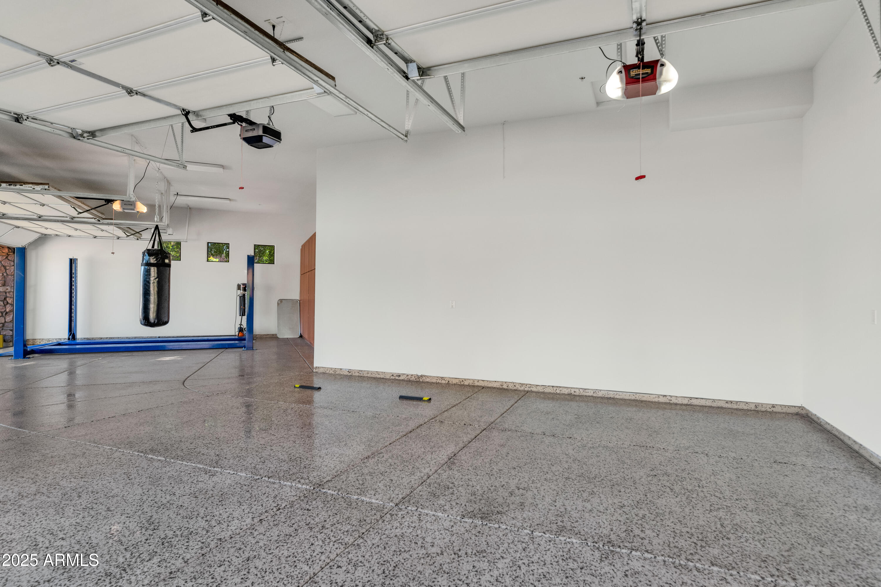 7233 E ROYAL PALM Road