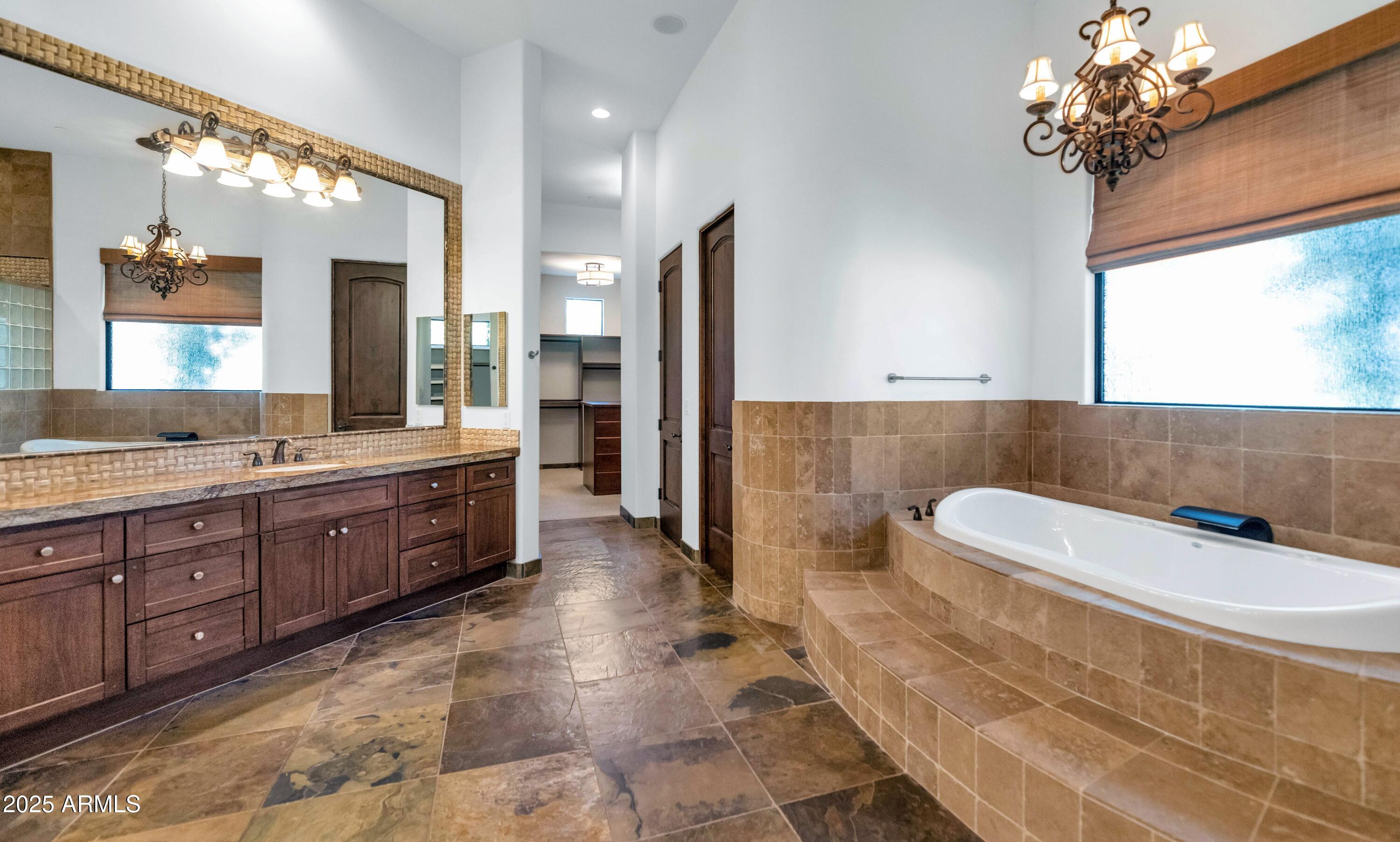 7233 E ROYAL PALM Road