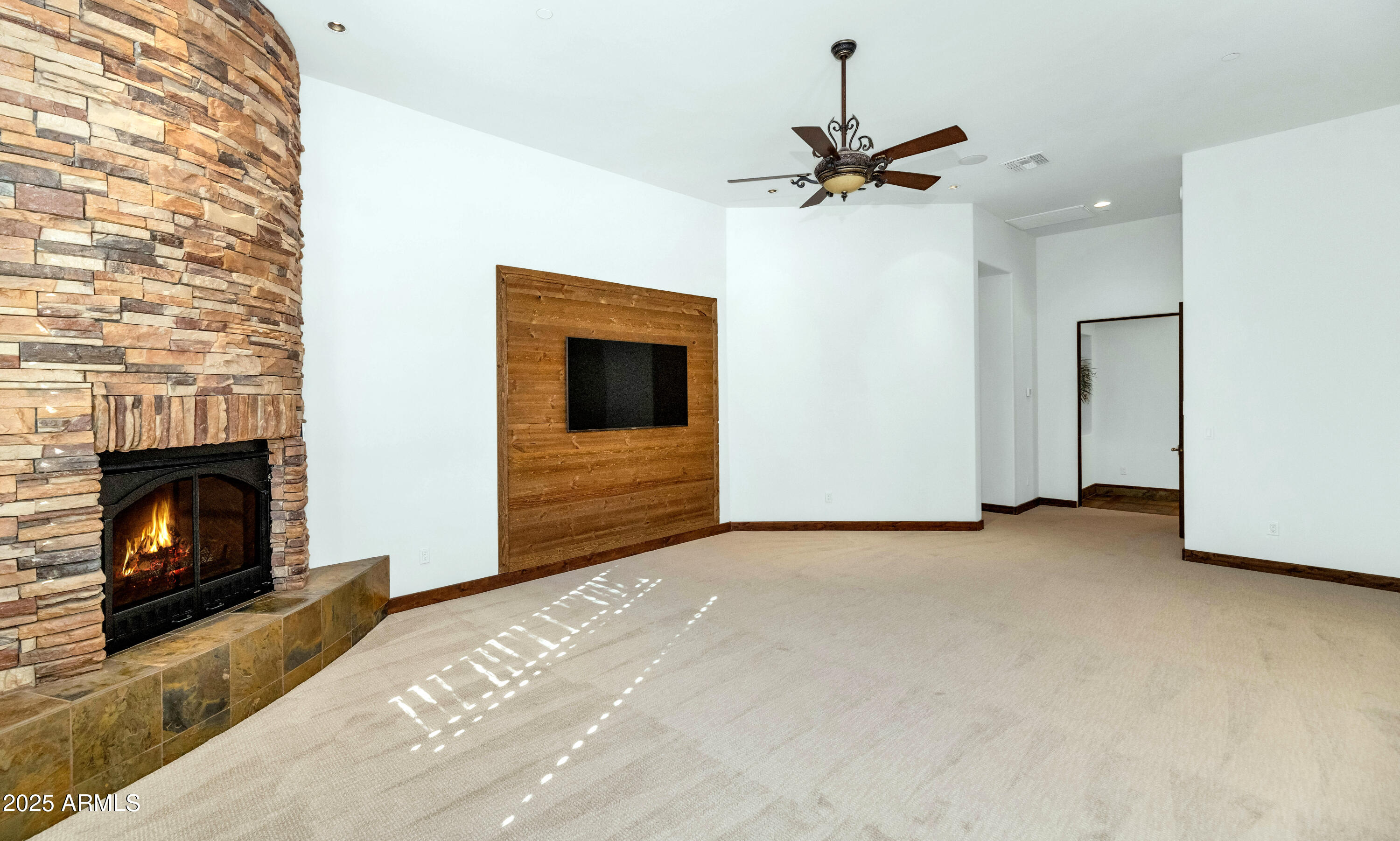 7233 E ROYAL PALM Road