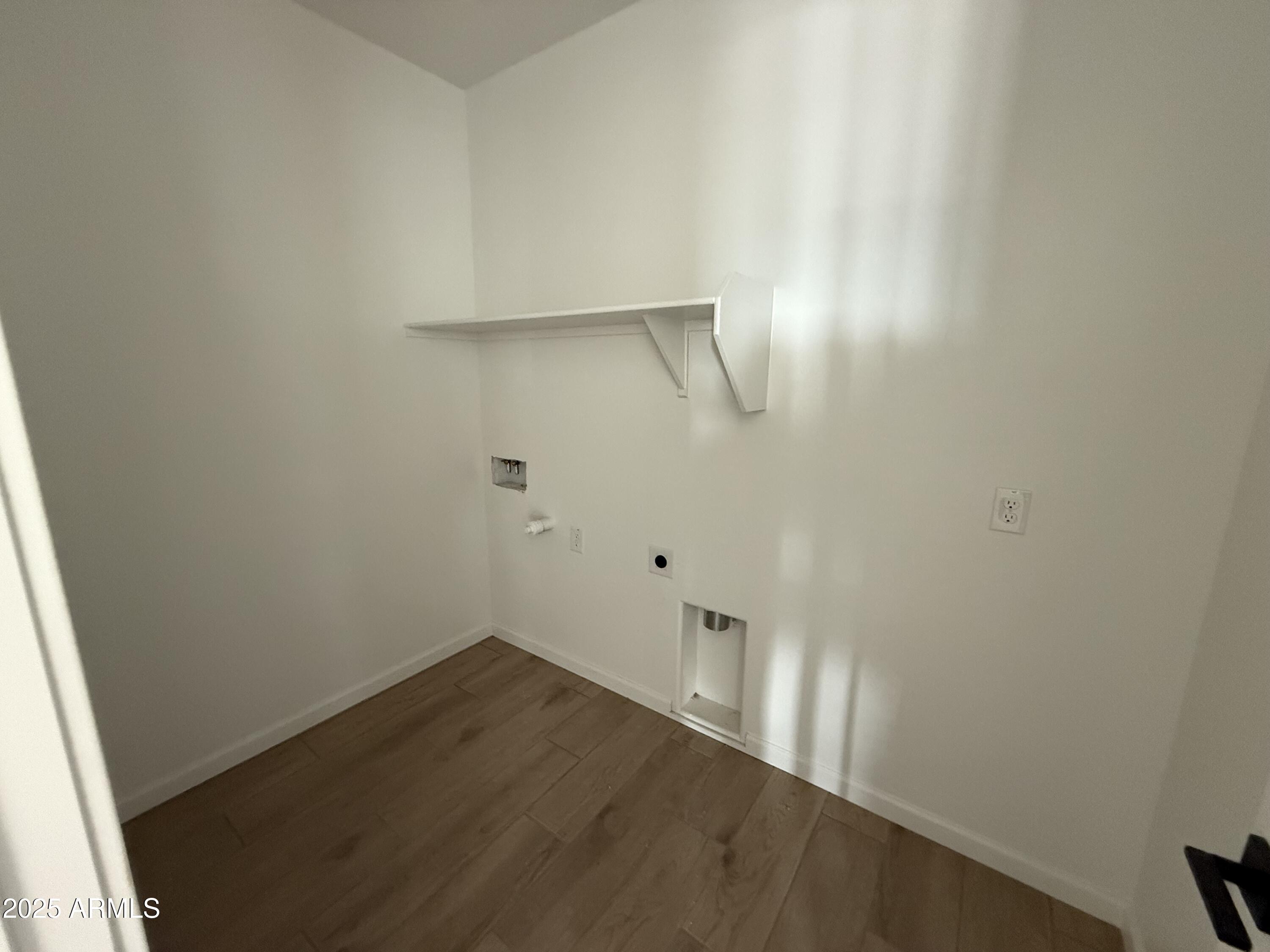 9615 W TAMARISK Avenue