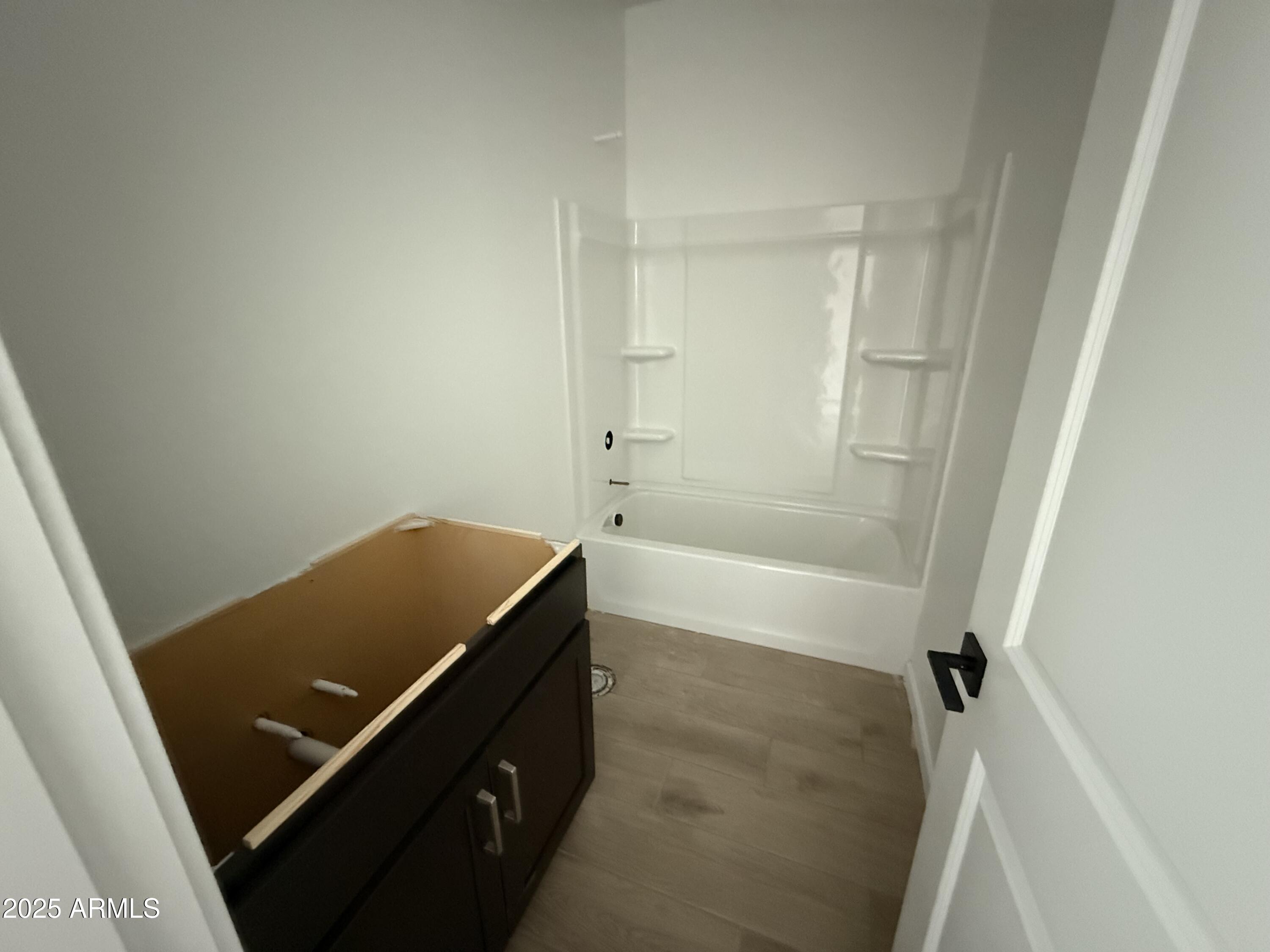 9615 W TAMARISK Avenue