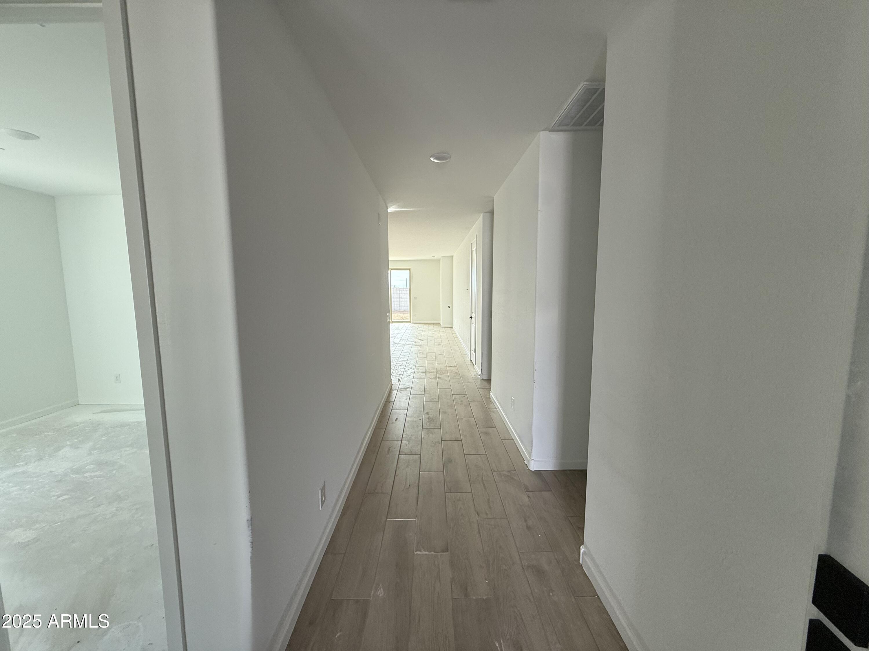 9615 W TAMARISK Avenue