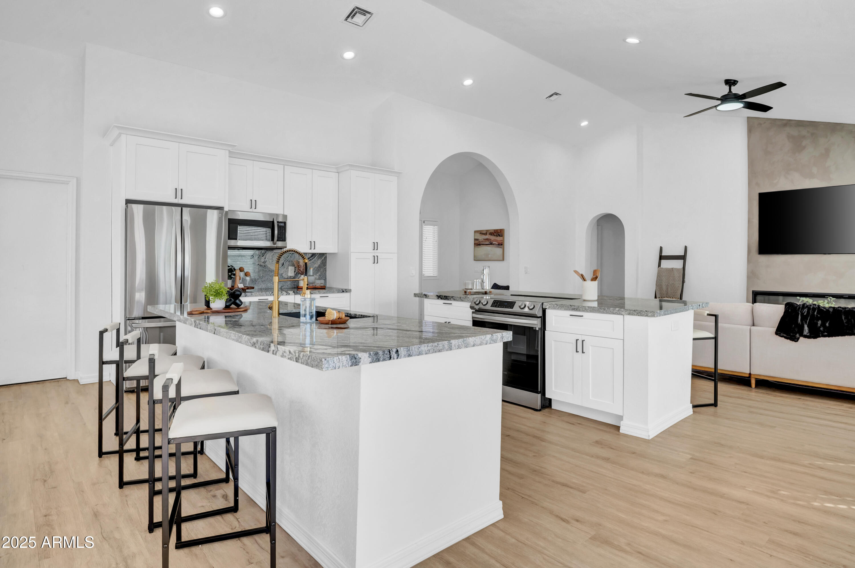 3641 W SARAGOSA Street