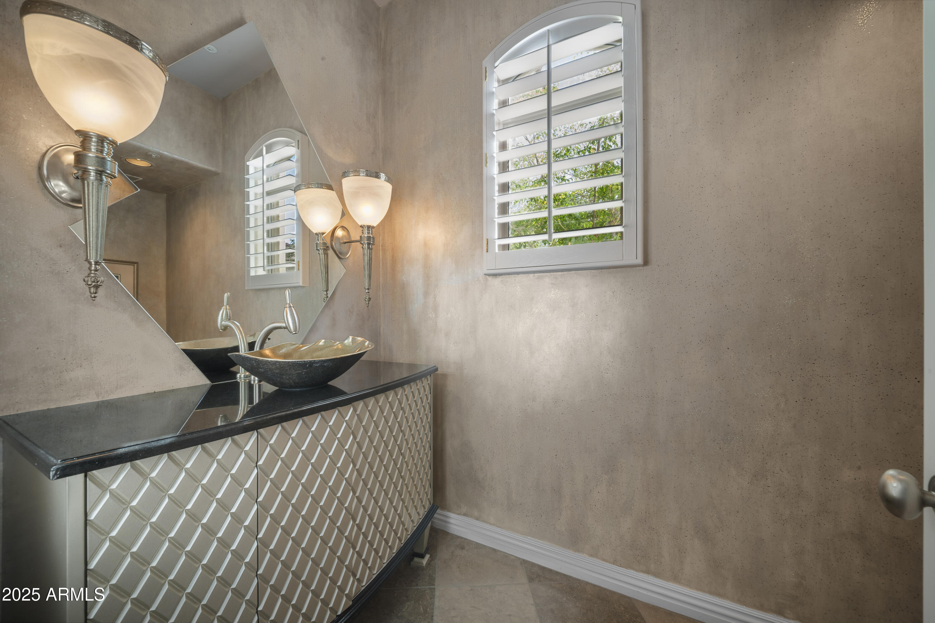 8350 E VIA DEL SOL Drive