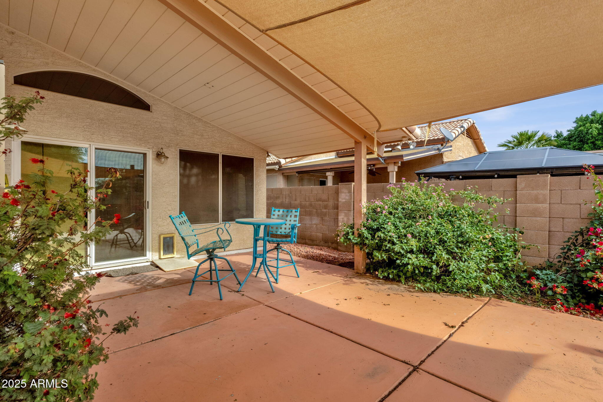 517 W AIRE LIBRE Avenue