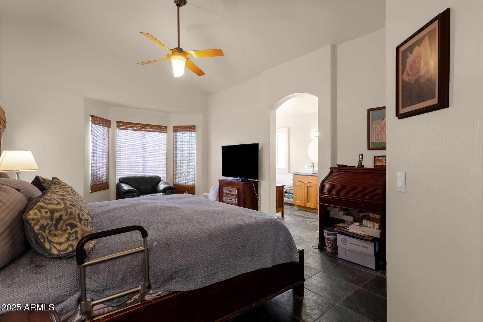 517 W AIRE LIBRE Avenue