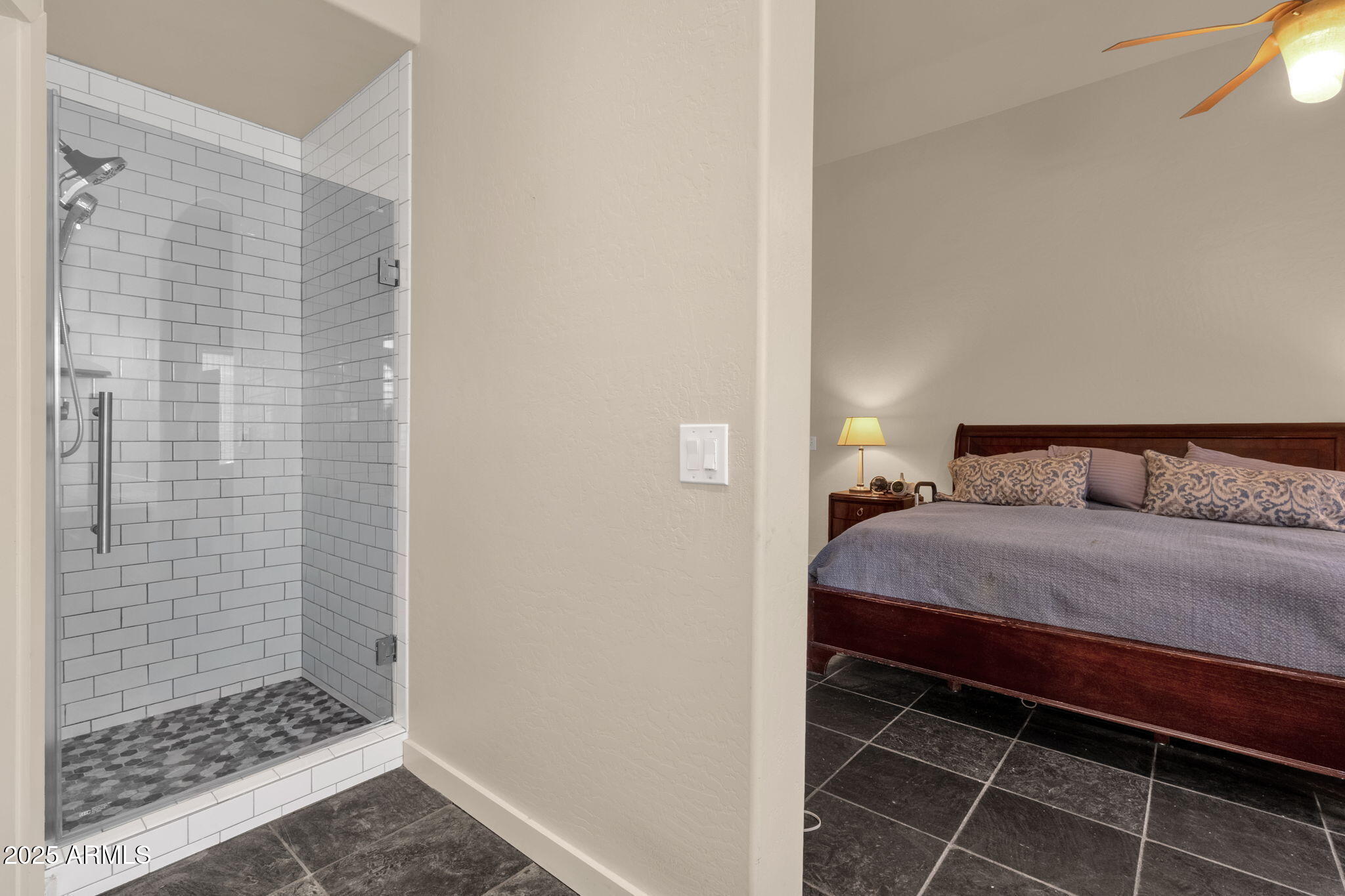 517 W AIRE LIBRE Avenue