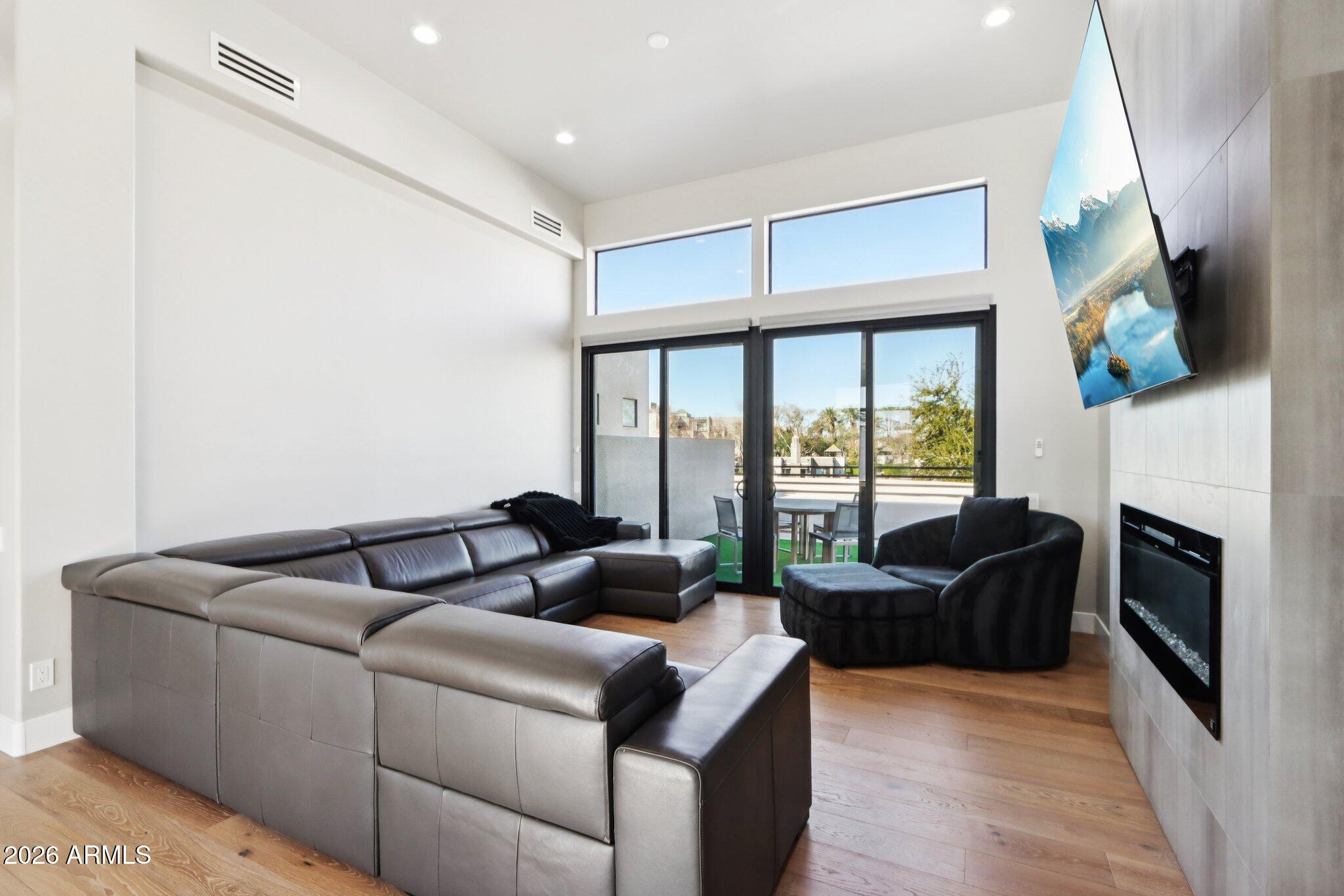 8989 N GAINEY CENTER Drive 237