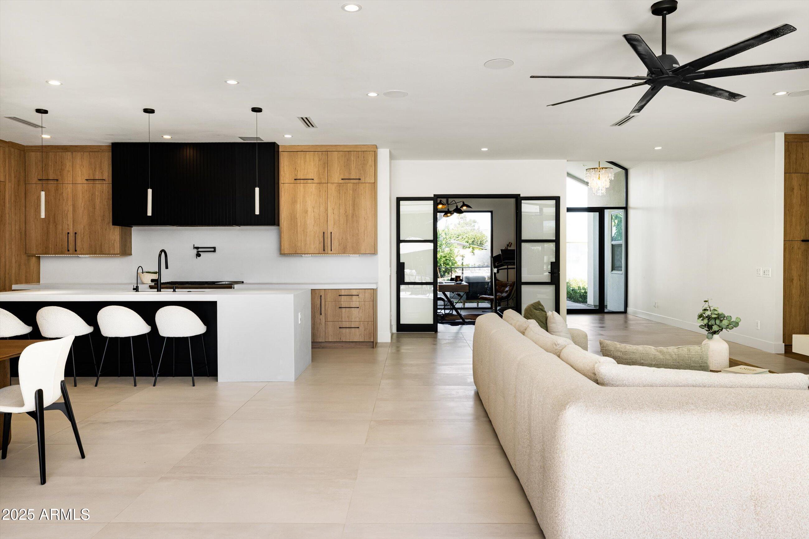 3721 E PICCADILLY Road