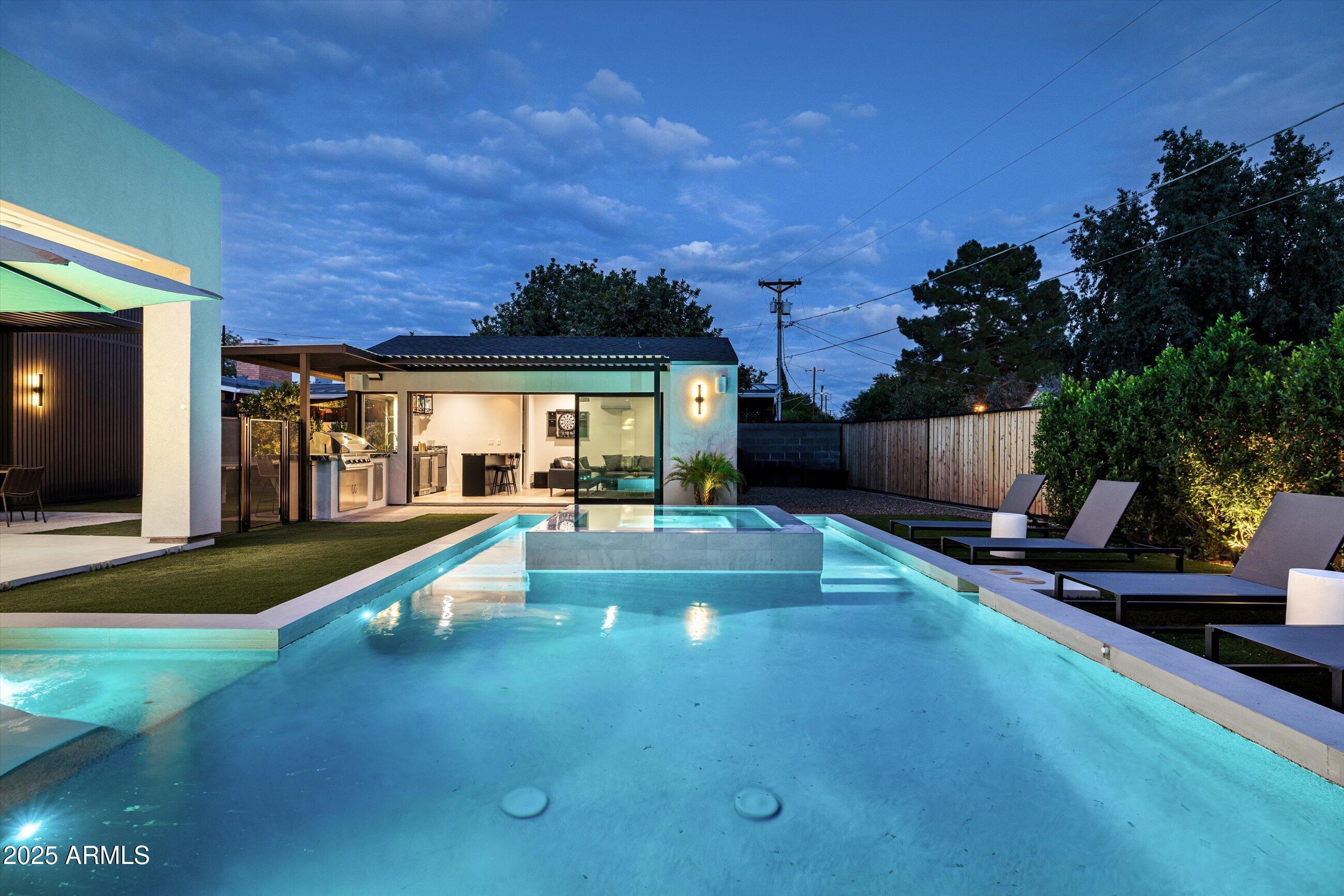 3721 E PICCADILLY Road