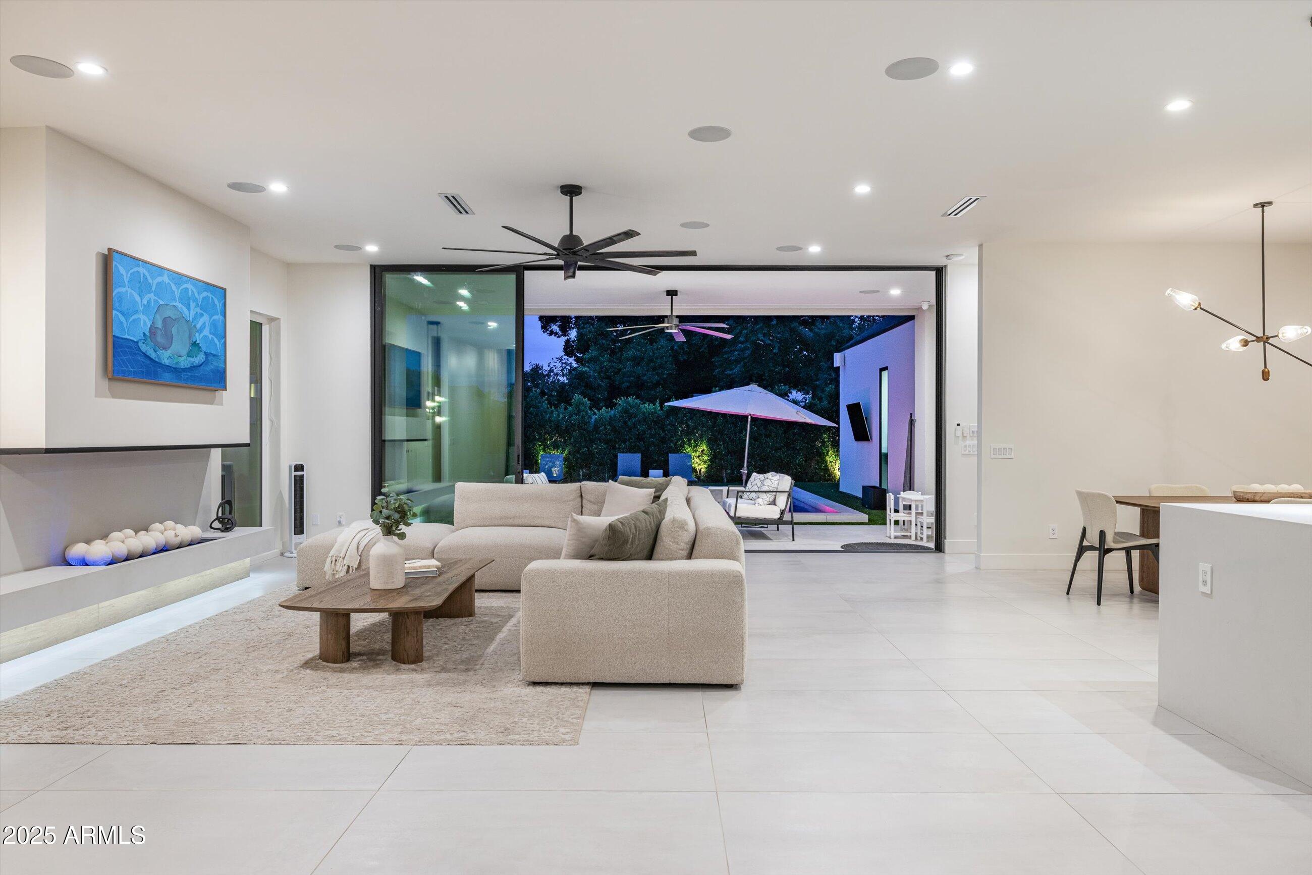 3721 E PICCADILLY Road