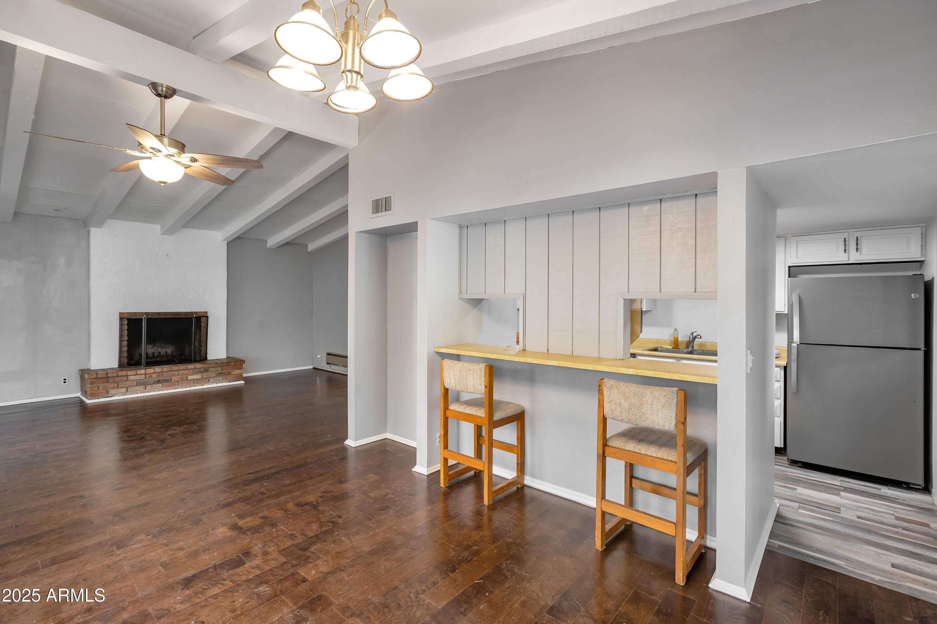 255 QUAIL HOLLOW Drive