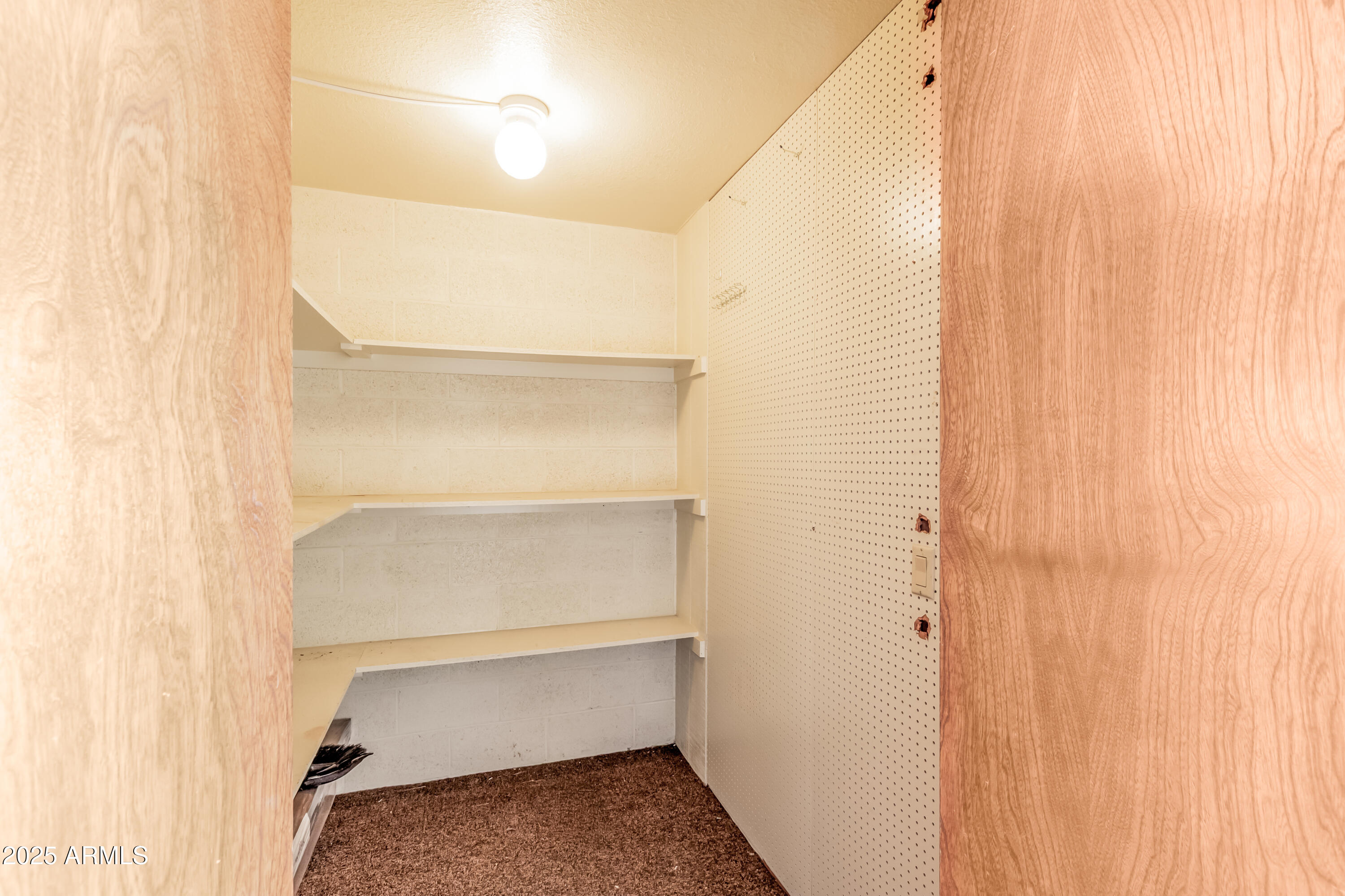 625 E NORTHVIEW Avenue