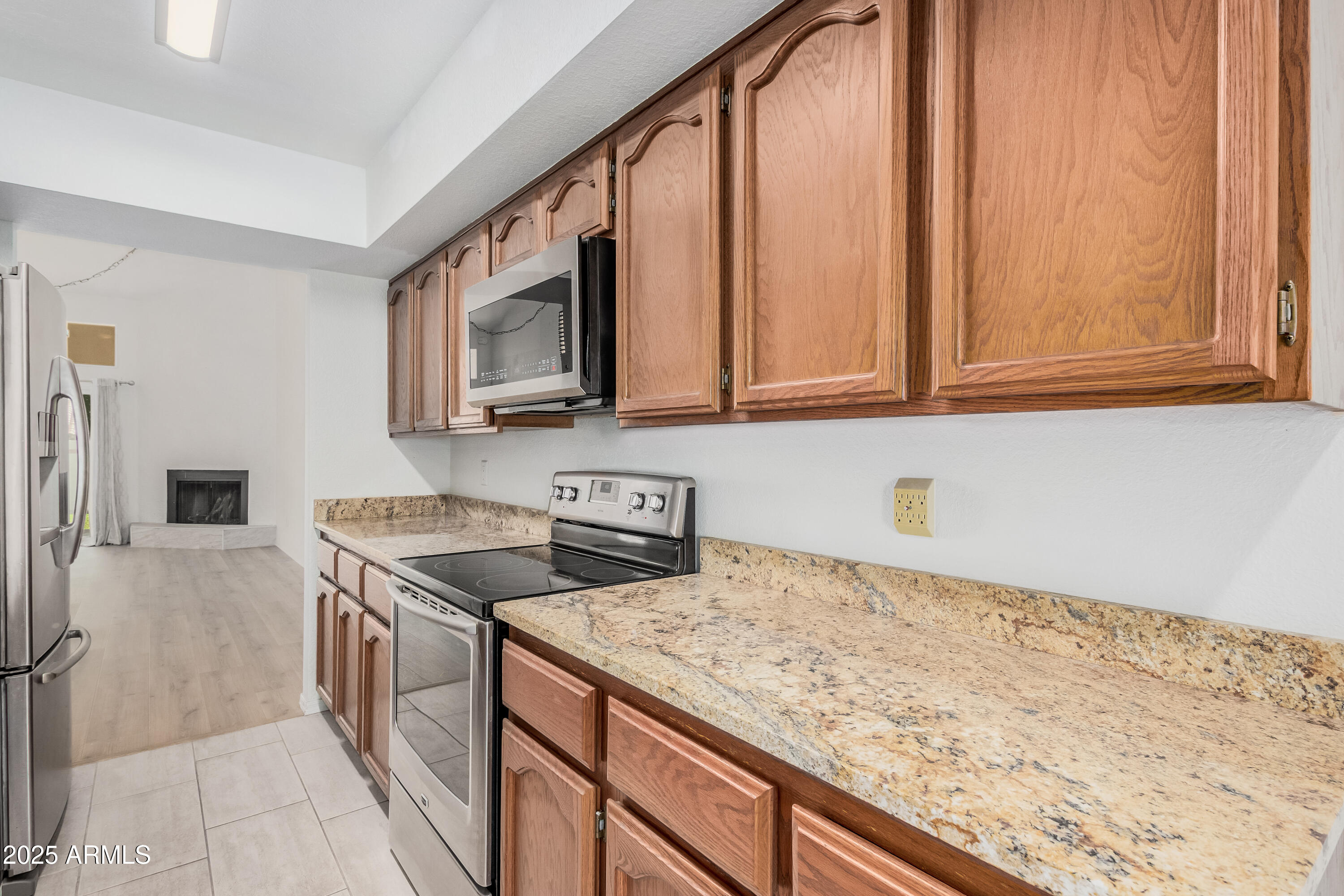 625 E NORTHVIEW Avenue