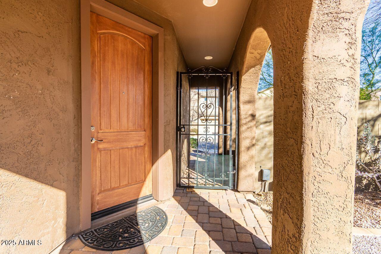 3615 E SALTER Drive