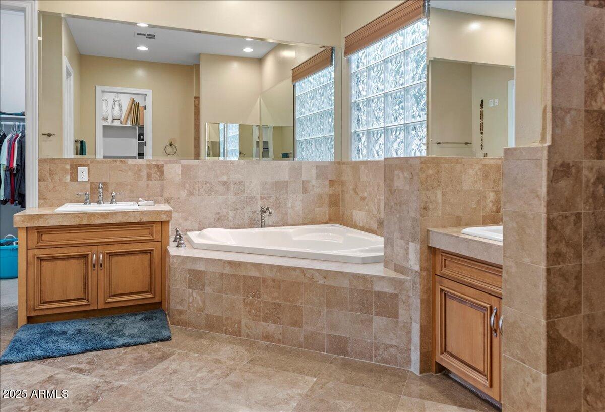 6630 E LAFAYETTE Boulevard