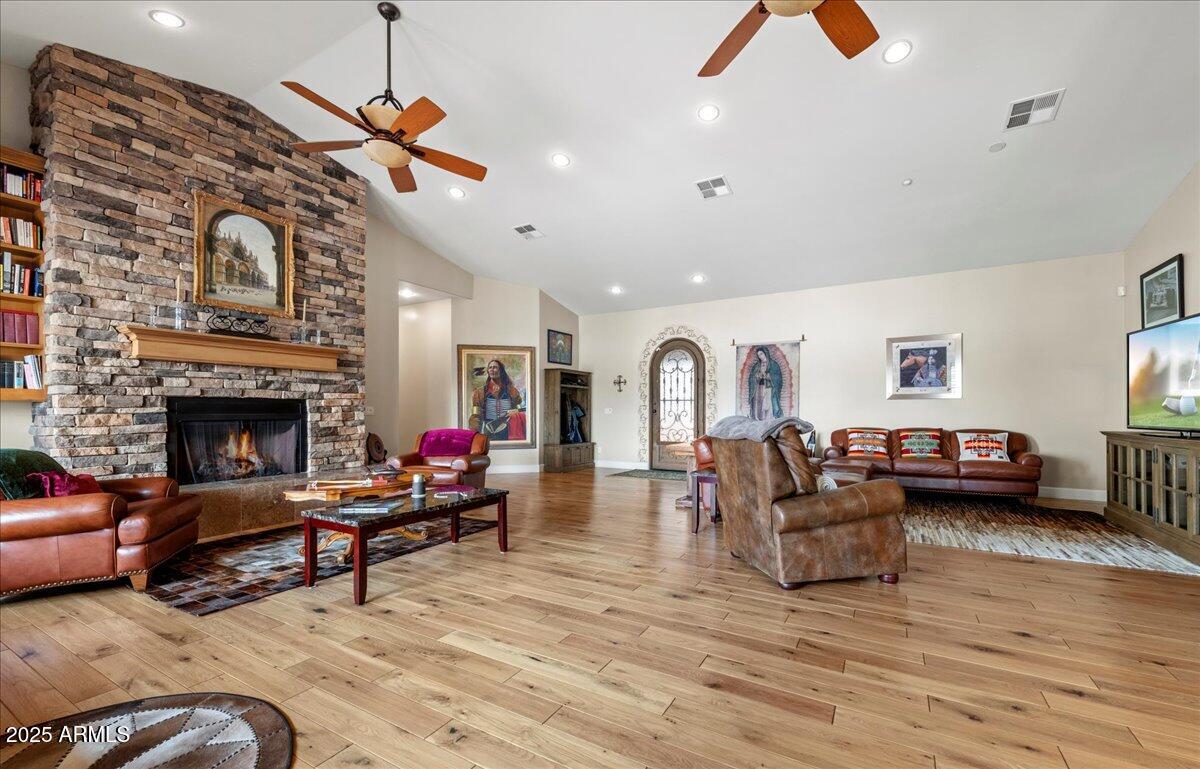 6630 E LAFAYETTE Boulevard